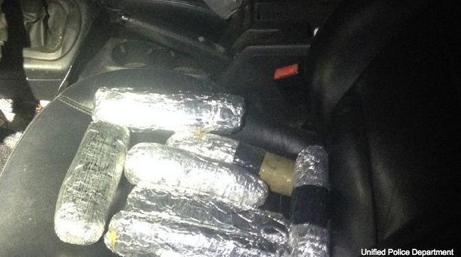 Más de $1 millón en drogas es encontrado en autos en vivienda de West Valley