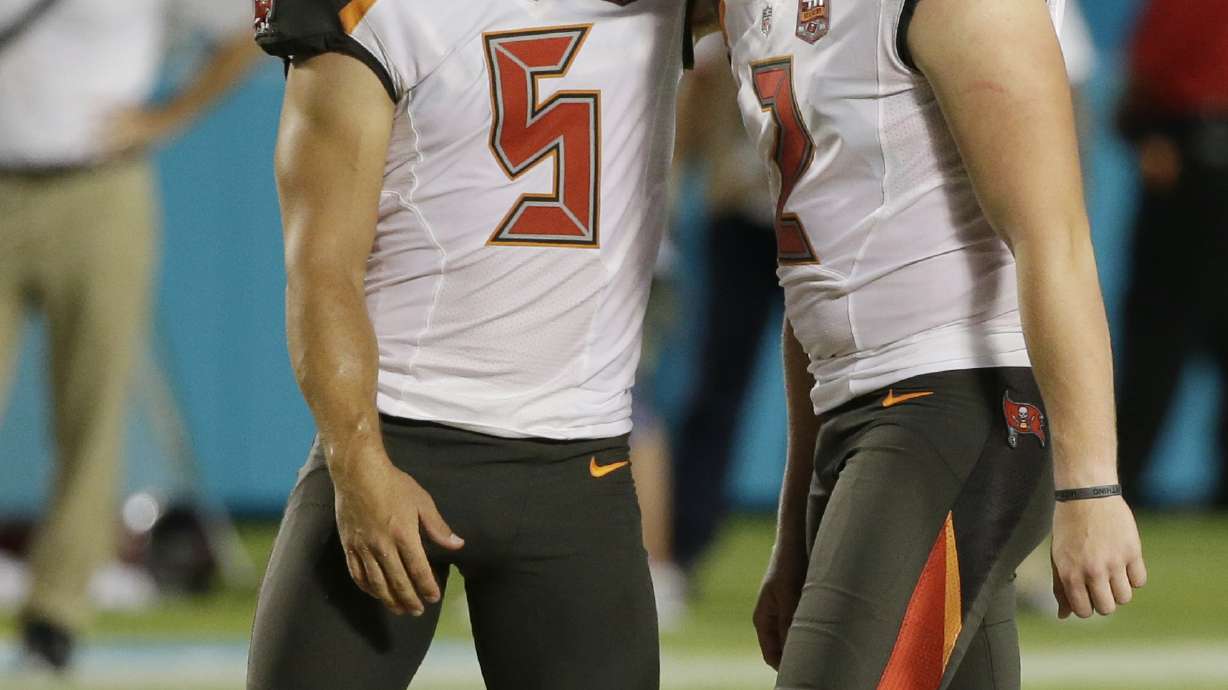 DeVante Parker debuts for Miami in 22-17 win over Bucs