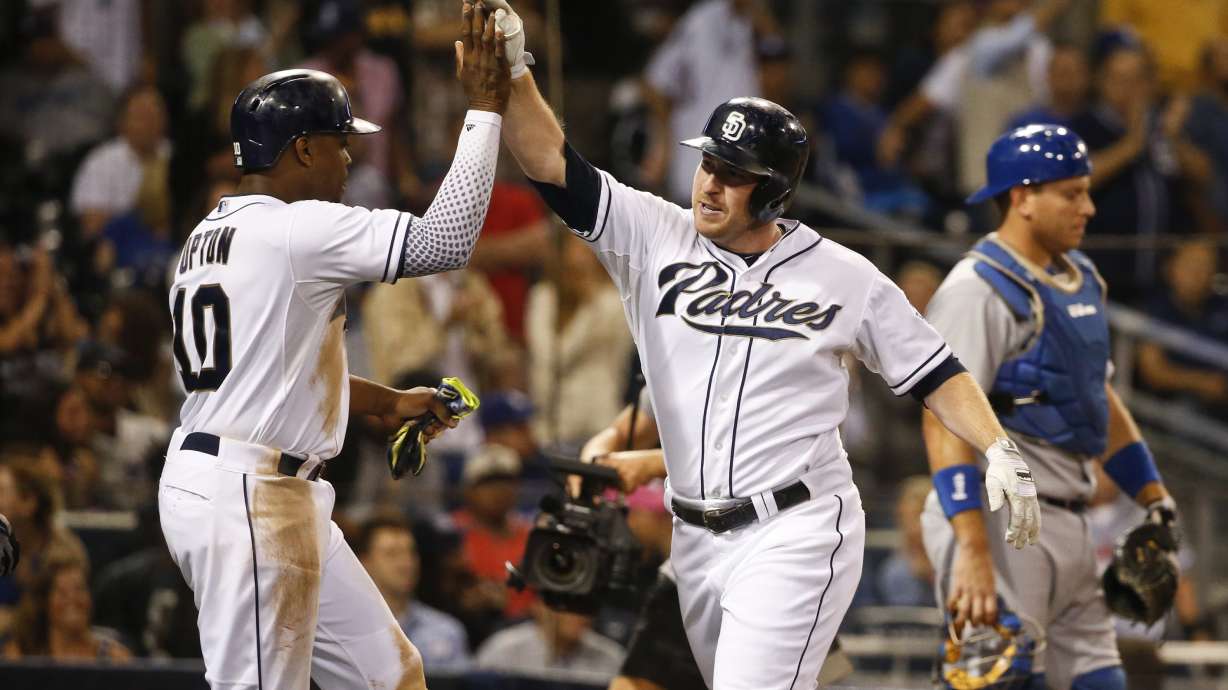 Padres rally for 10-7 win over Dodgers