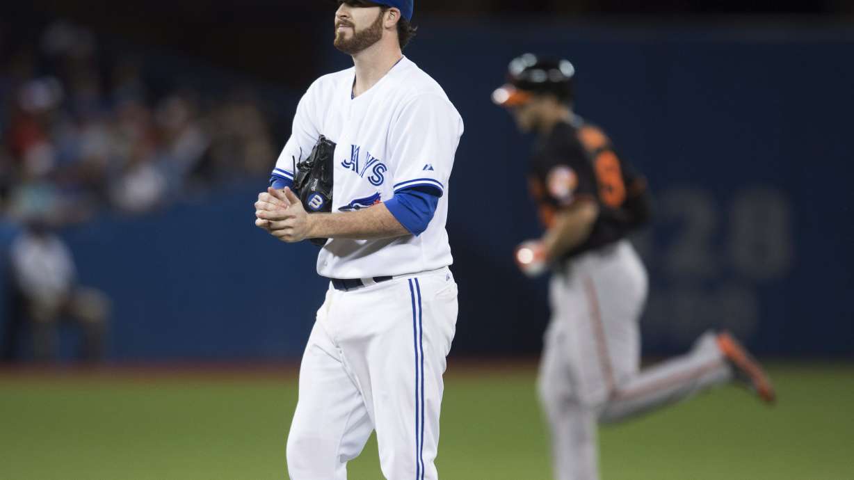 Davis hits 2 HRs, Orioles beat Jays 10-2