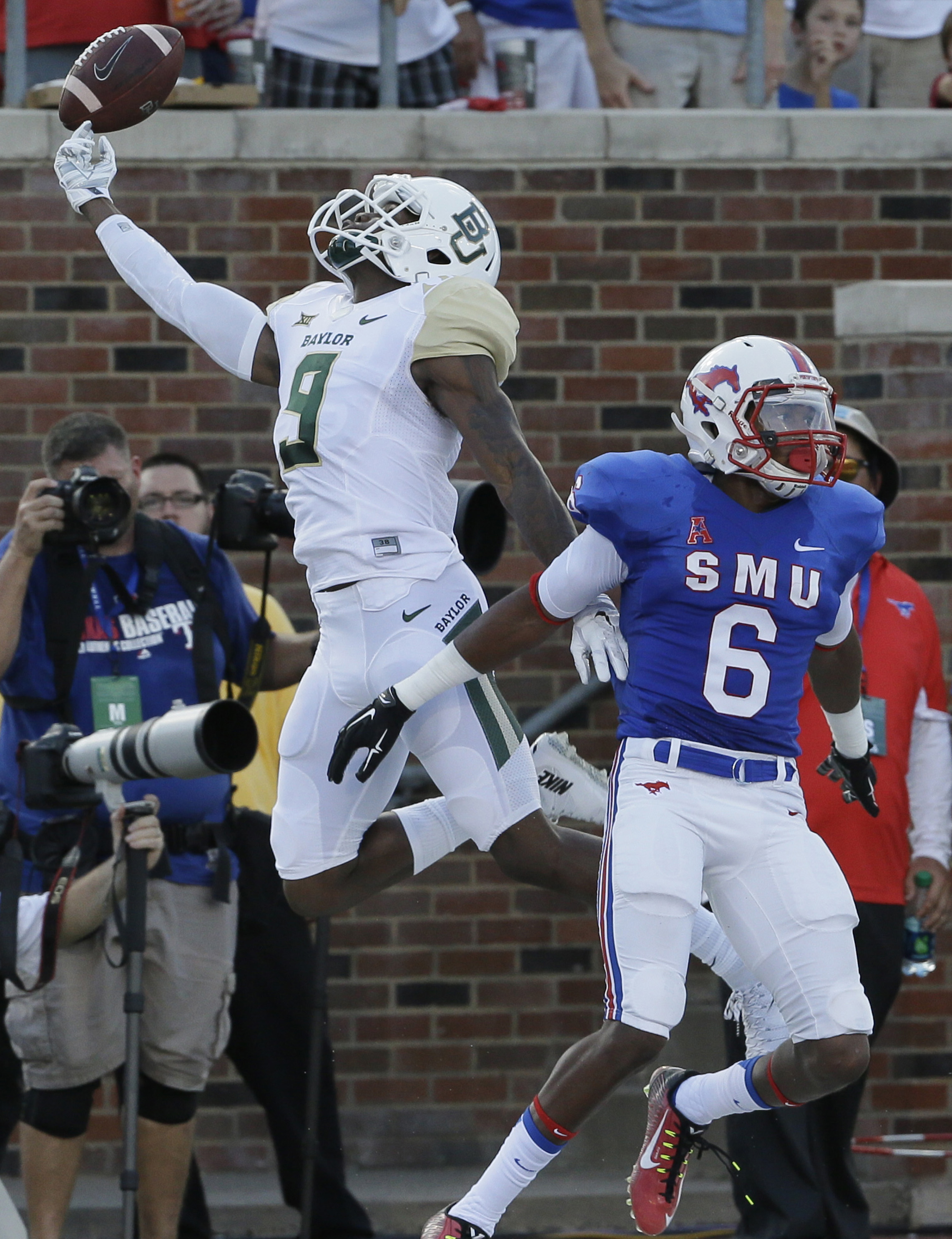 No. 4 Baylor plenty of offense in 56-21 opener at SMU