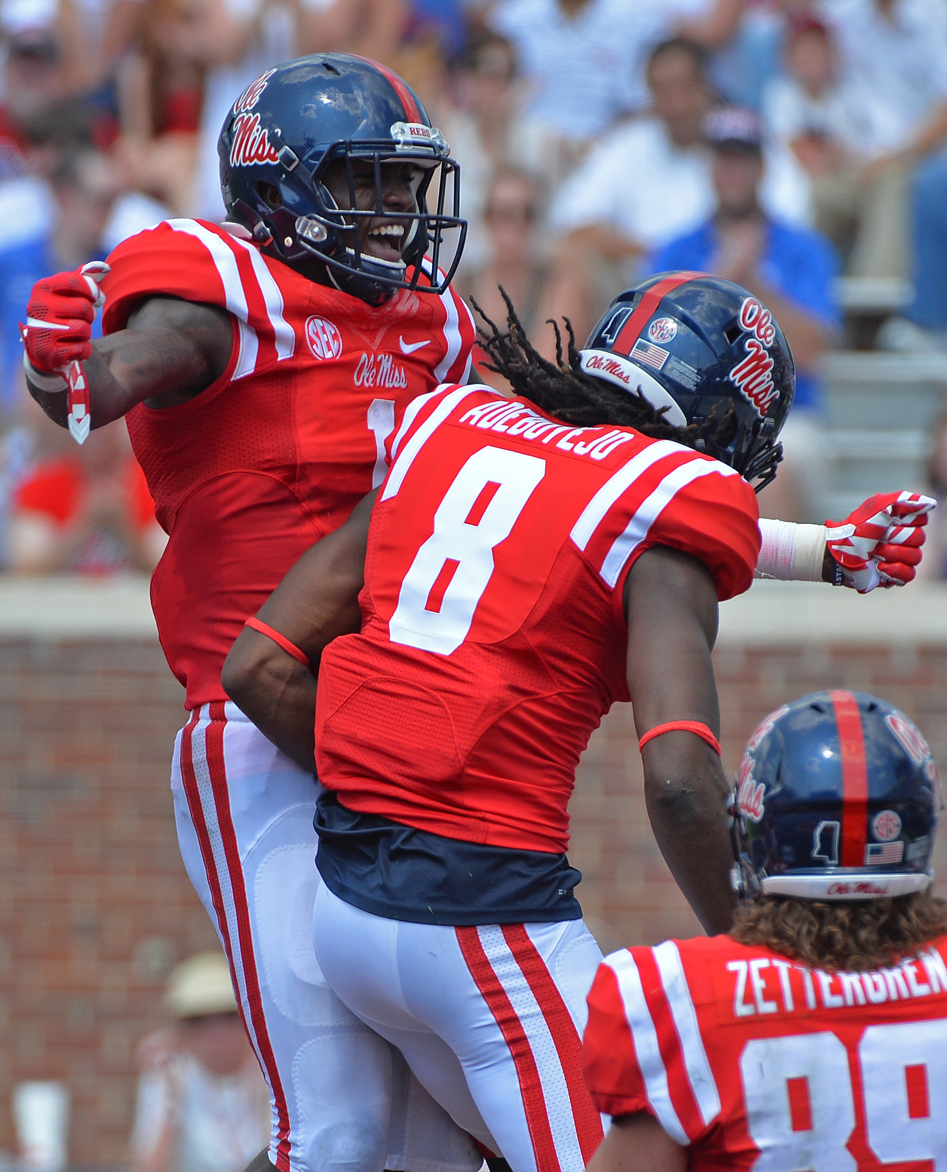 Nkemdiche has surprise TD in 76-3 win for No. 17 Ole Miss