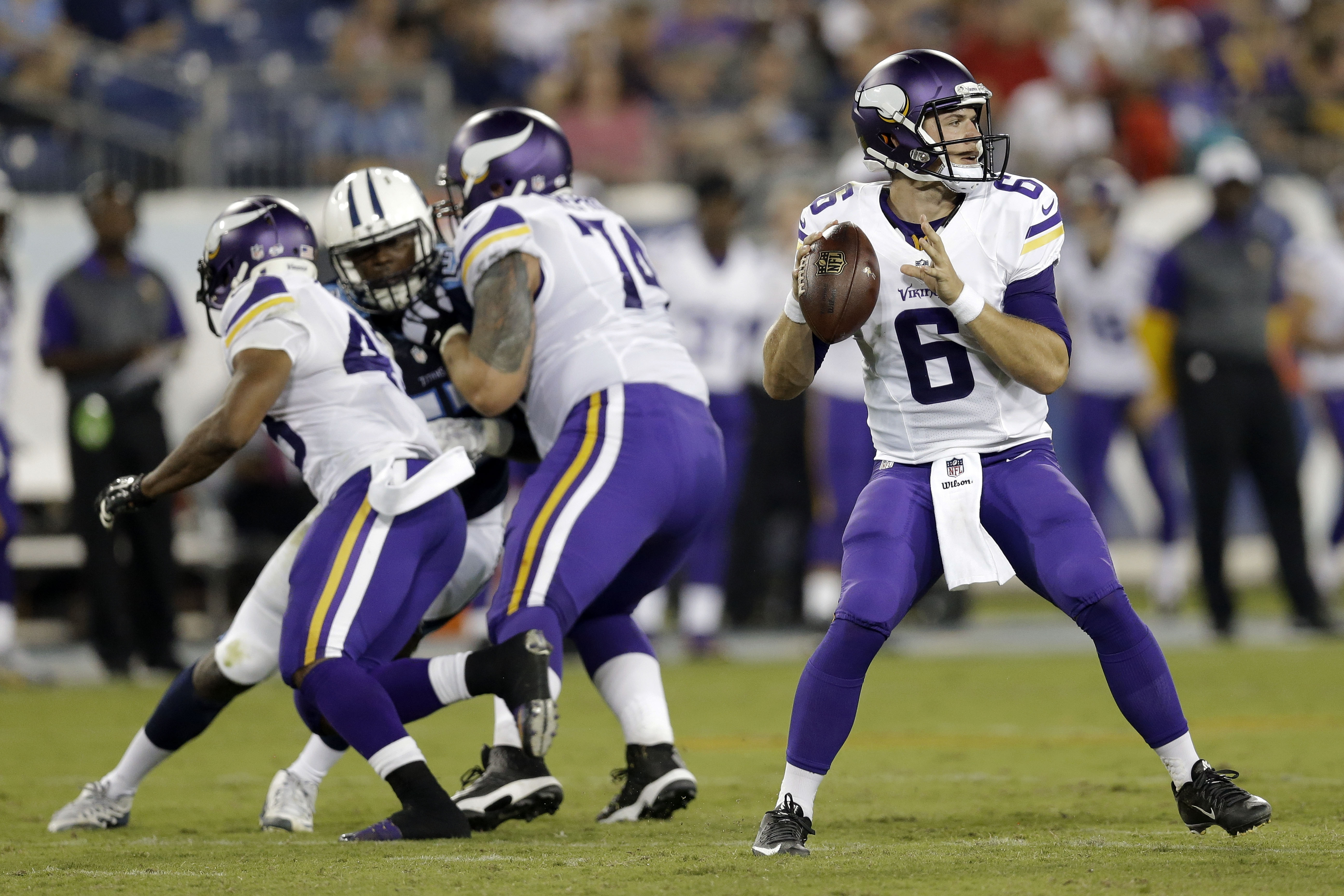 Vikings keep Heinicke as No. 3 QB, Sherels again as CB, PR