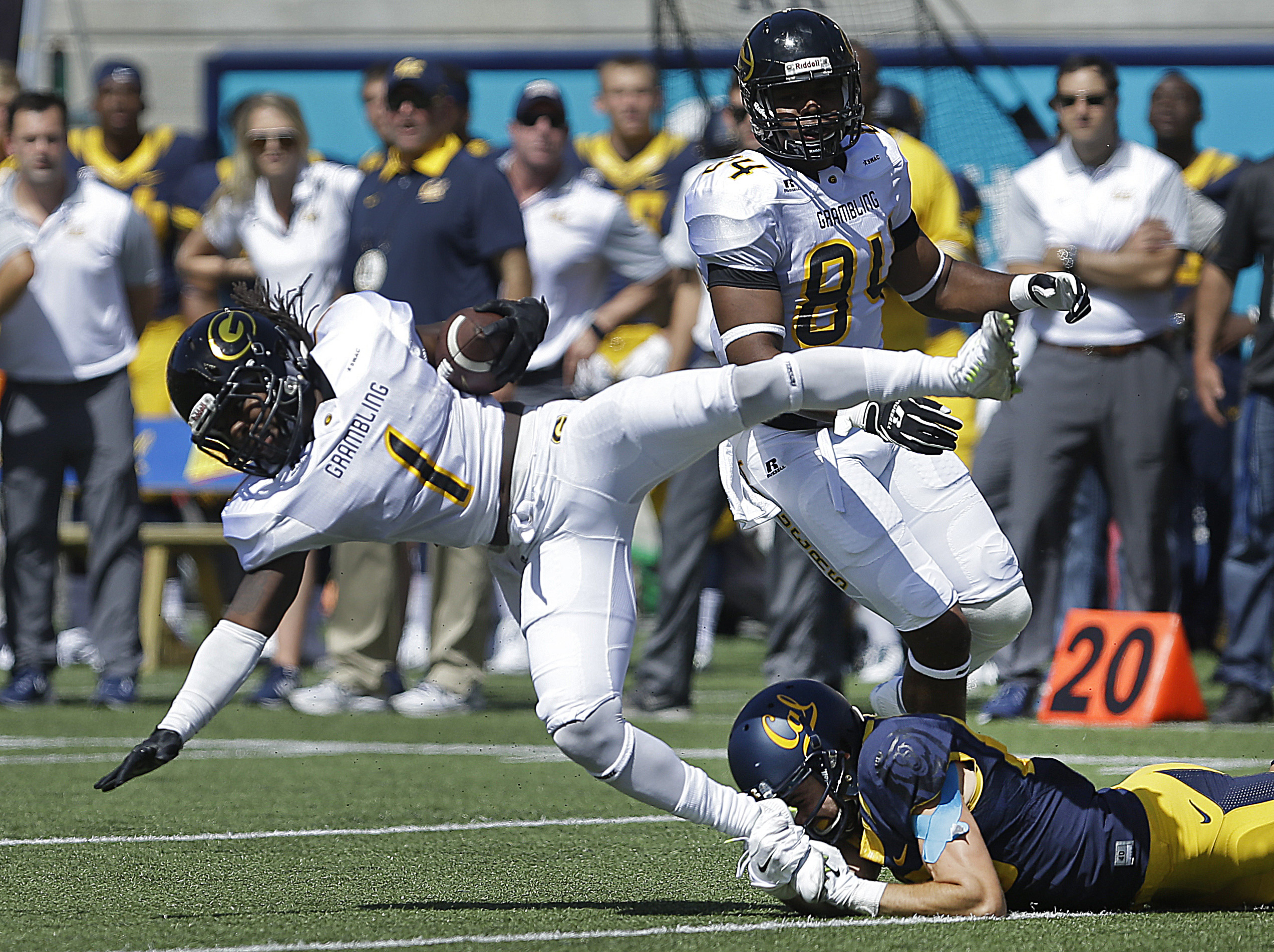 Goff throws 3 TDs in 1st half as Cal beats Grambling 73-14