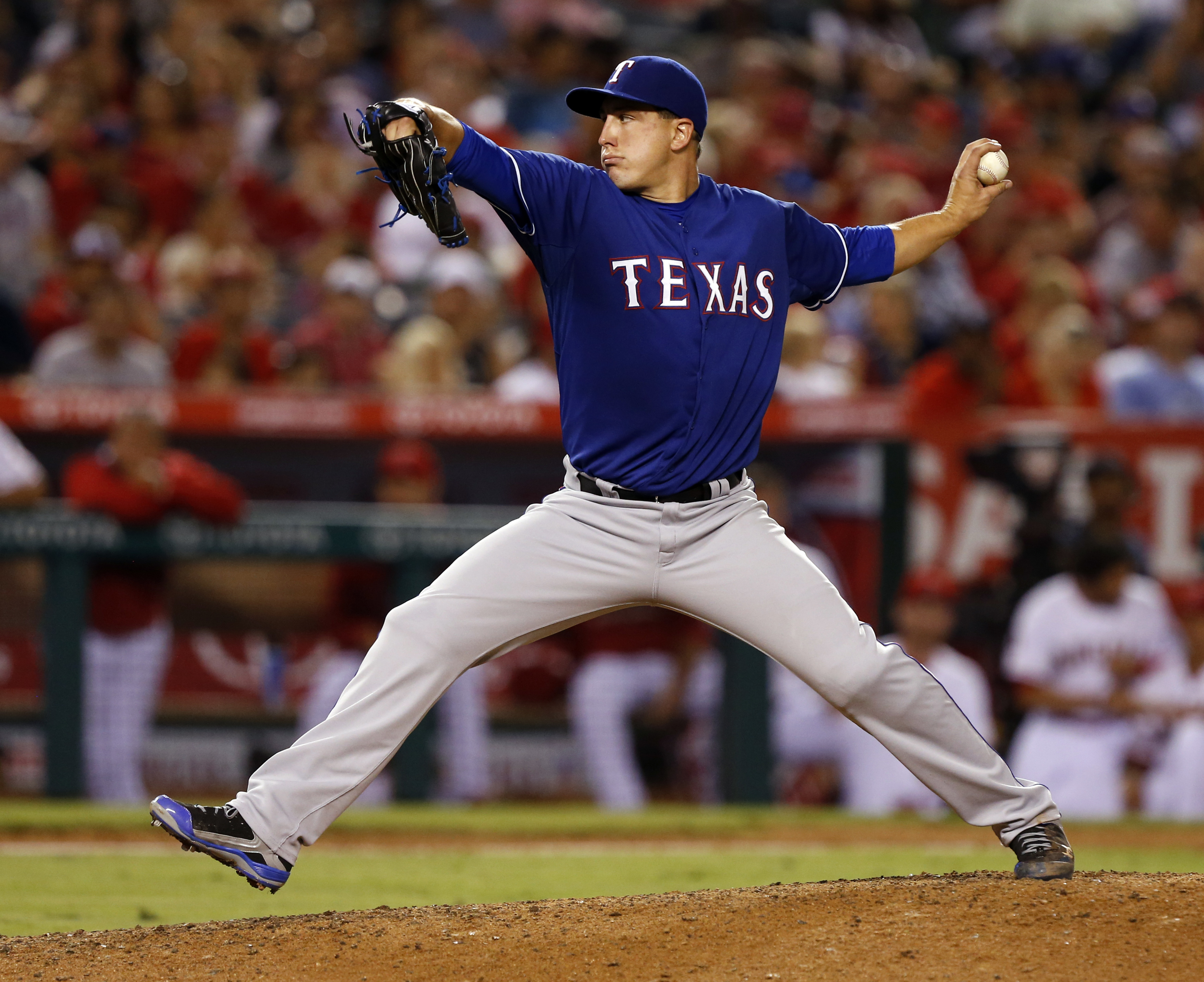 Holland stellar against Angels in Rangers' 2-1 win