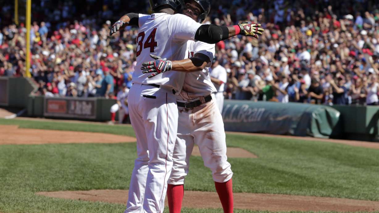 Red Sox DH Ortiz leaves with right calf tightness