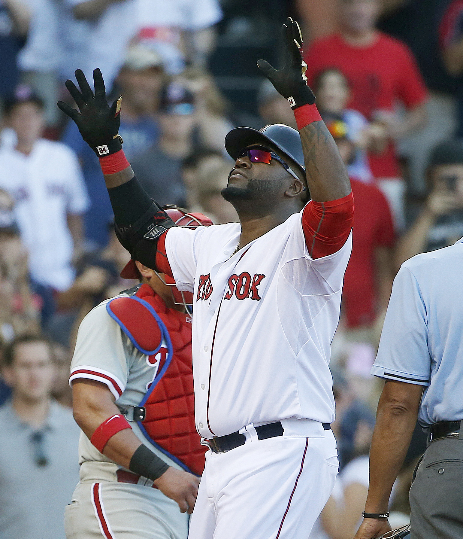 Ortiz hits career homer No. 497; Red Sox beat Phillies 6-2