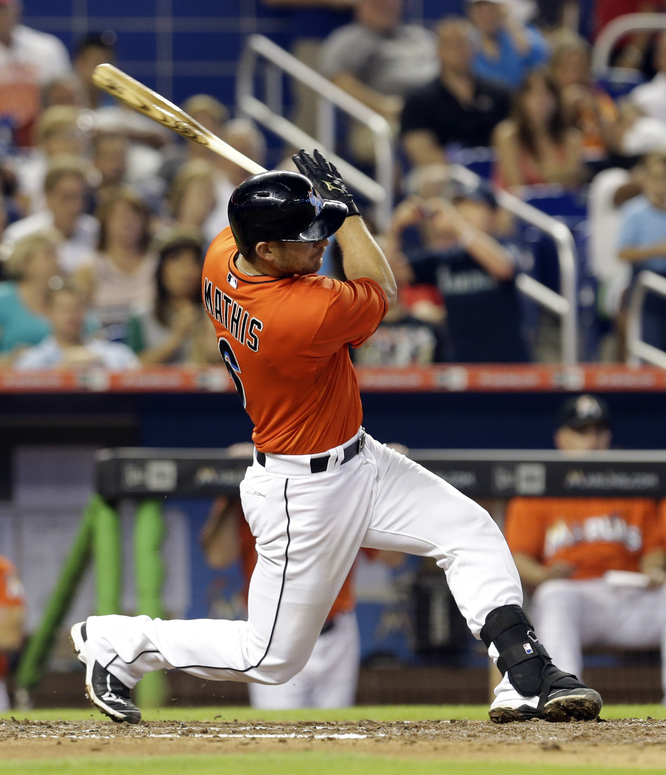 Prado's sacrifice fly in 9th gives Marlins 4-3 win over Mets