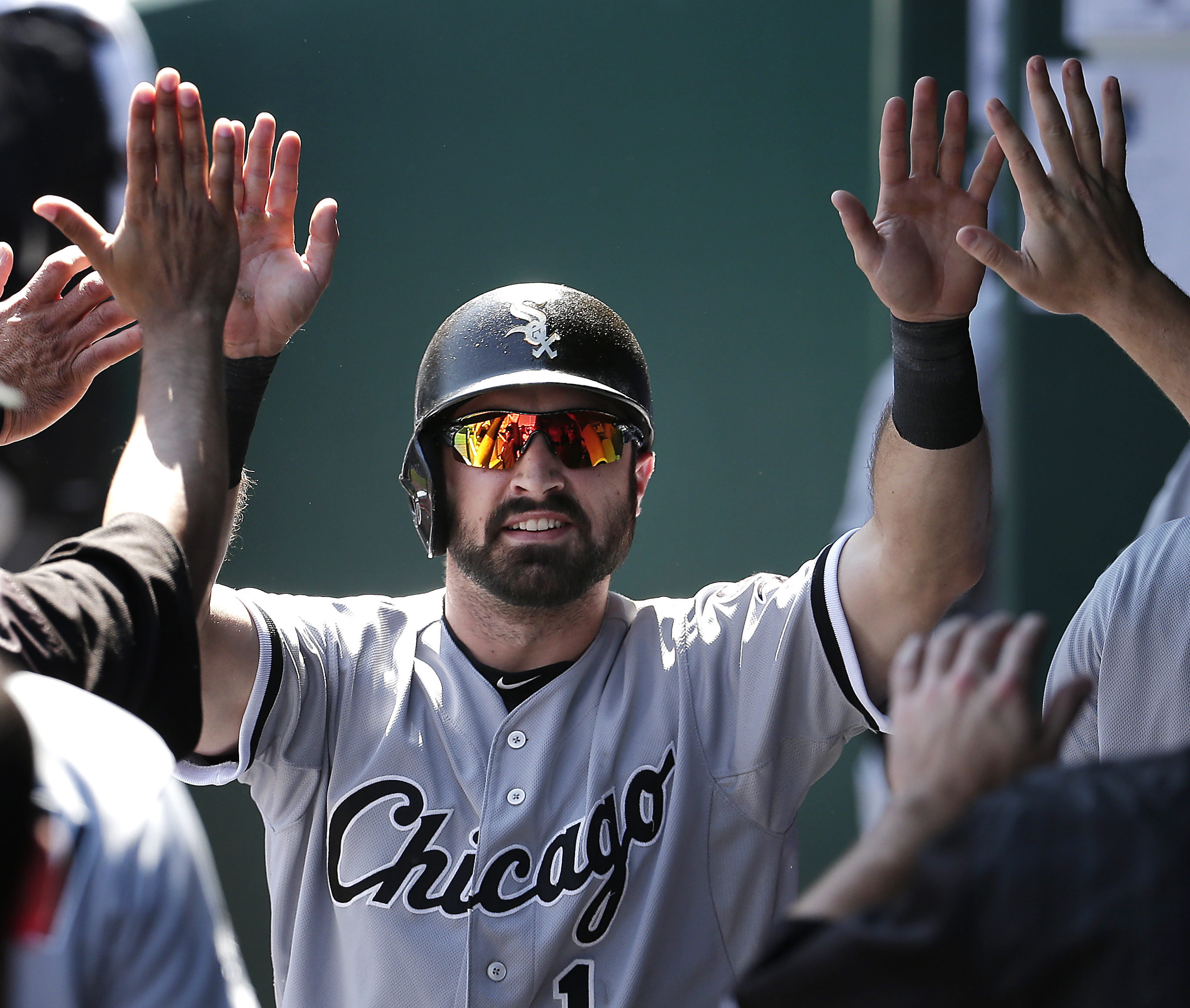 Adam Eaton helps White Sox beat Royals 7-5