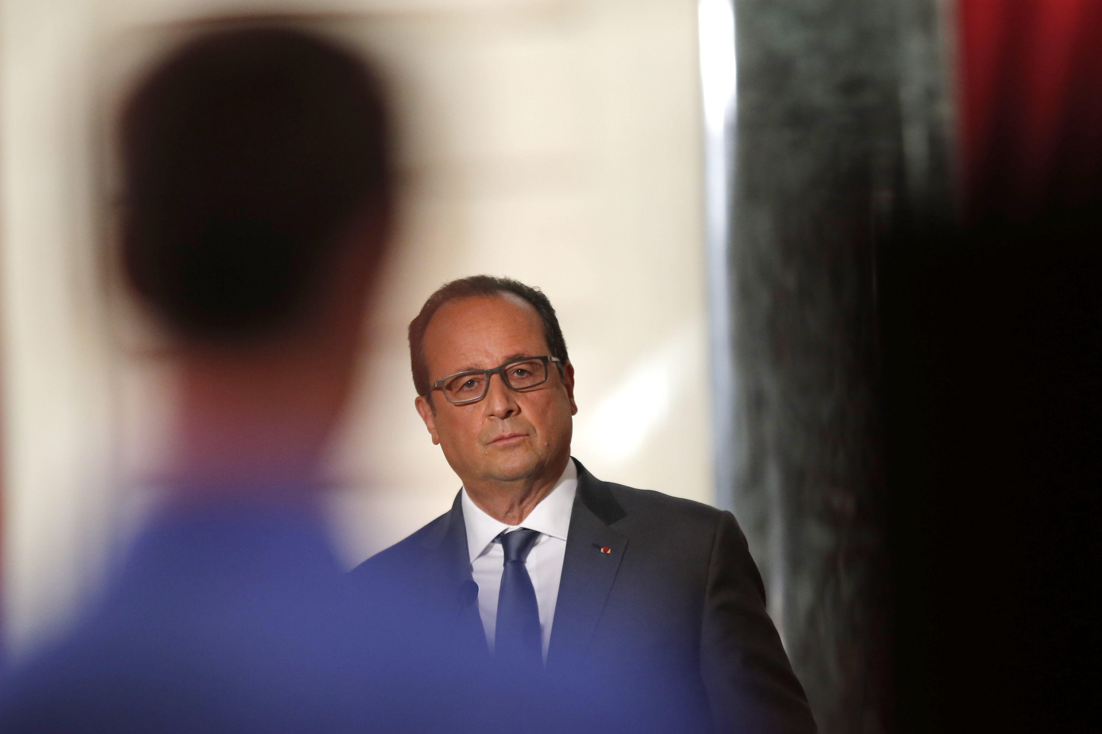 France's Hollande sees stronger economic growth in 2016