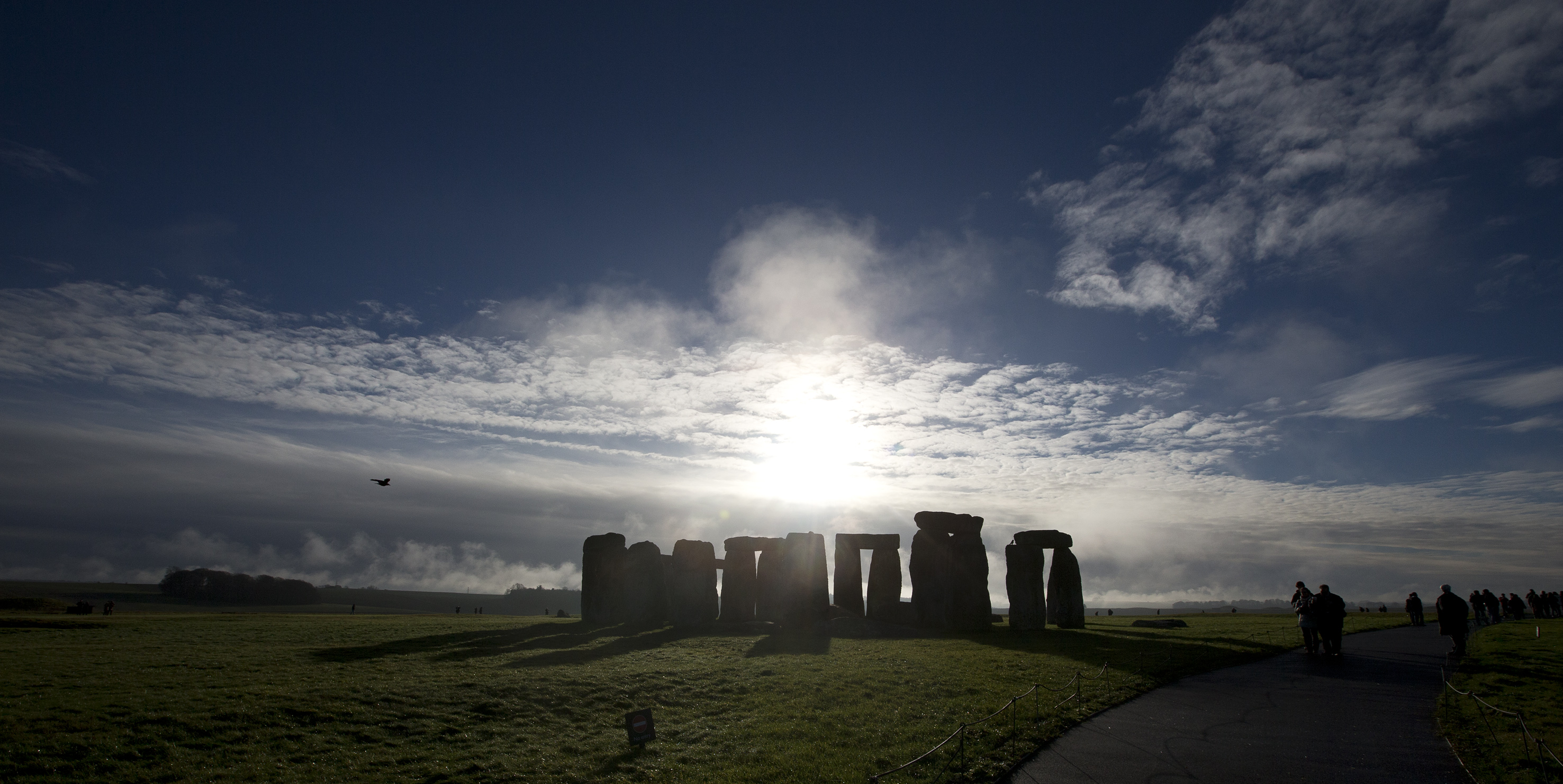 Hidden prehistoric monument discovered near Stonehenge