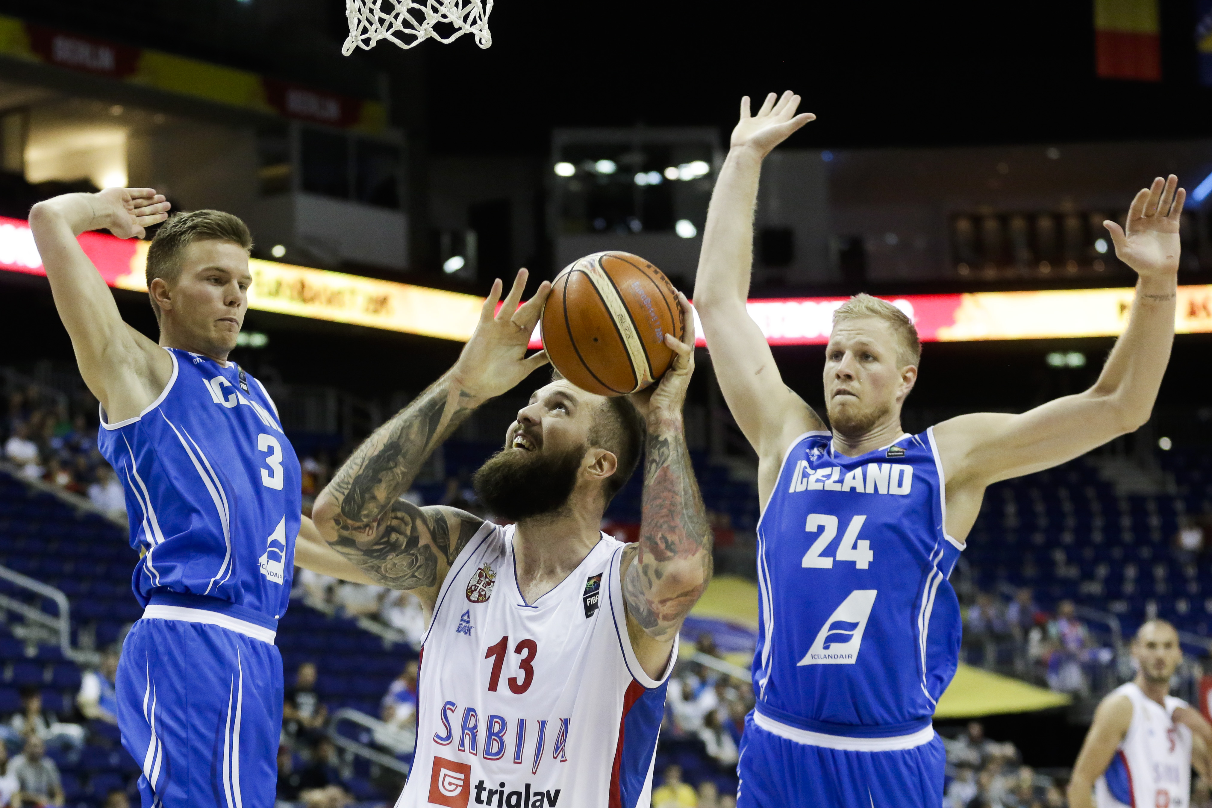 Marco Belinelli leads Italy to big 105-98 win over Spain
