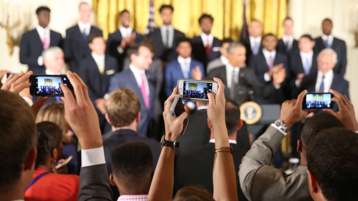 Obama honors 2015 champs Duke basketball team at White House