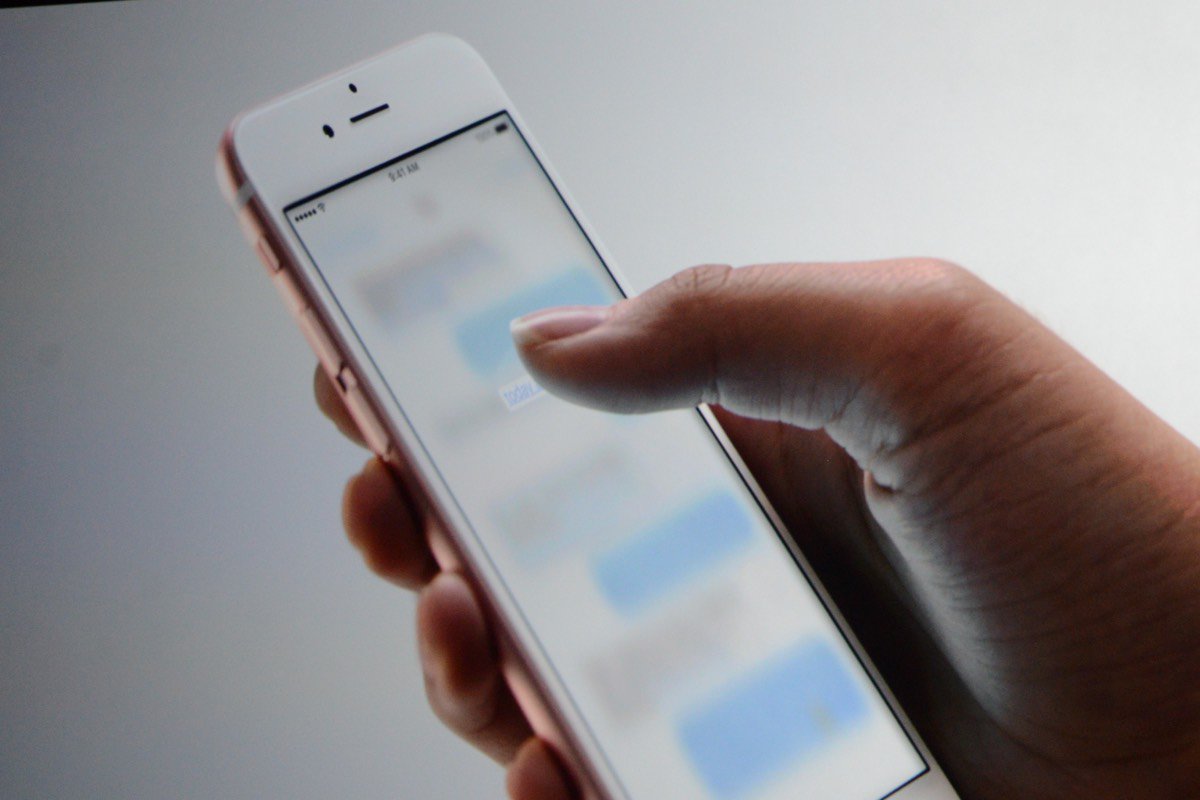 iPhone 6S demonstrating new feature (3D Touch) utilized on the upcoming iOS 9 system. (Photo: Apple)