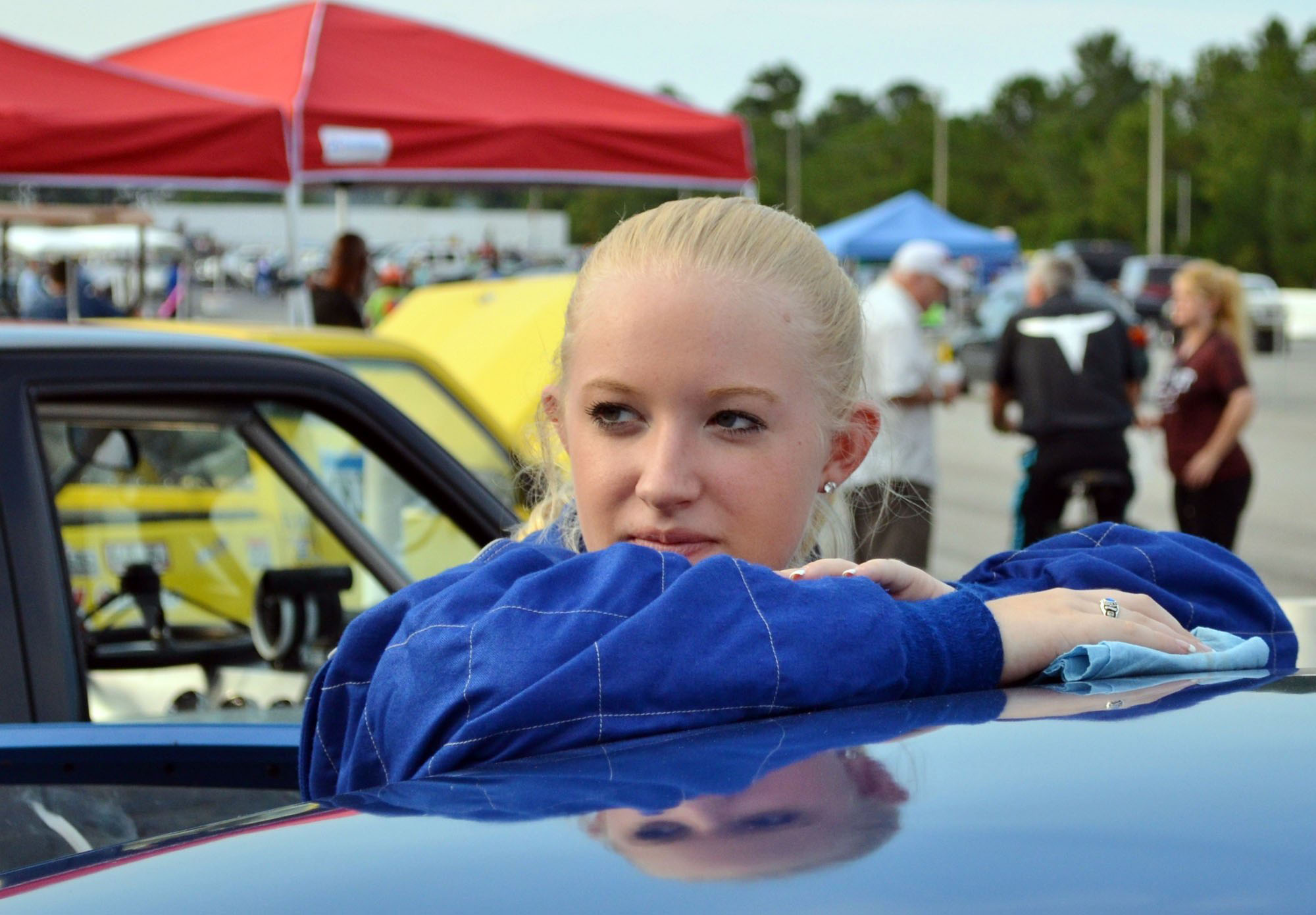 Jacksonville teen, 17, burns rubber at local drag strips