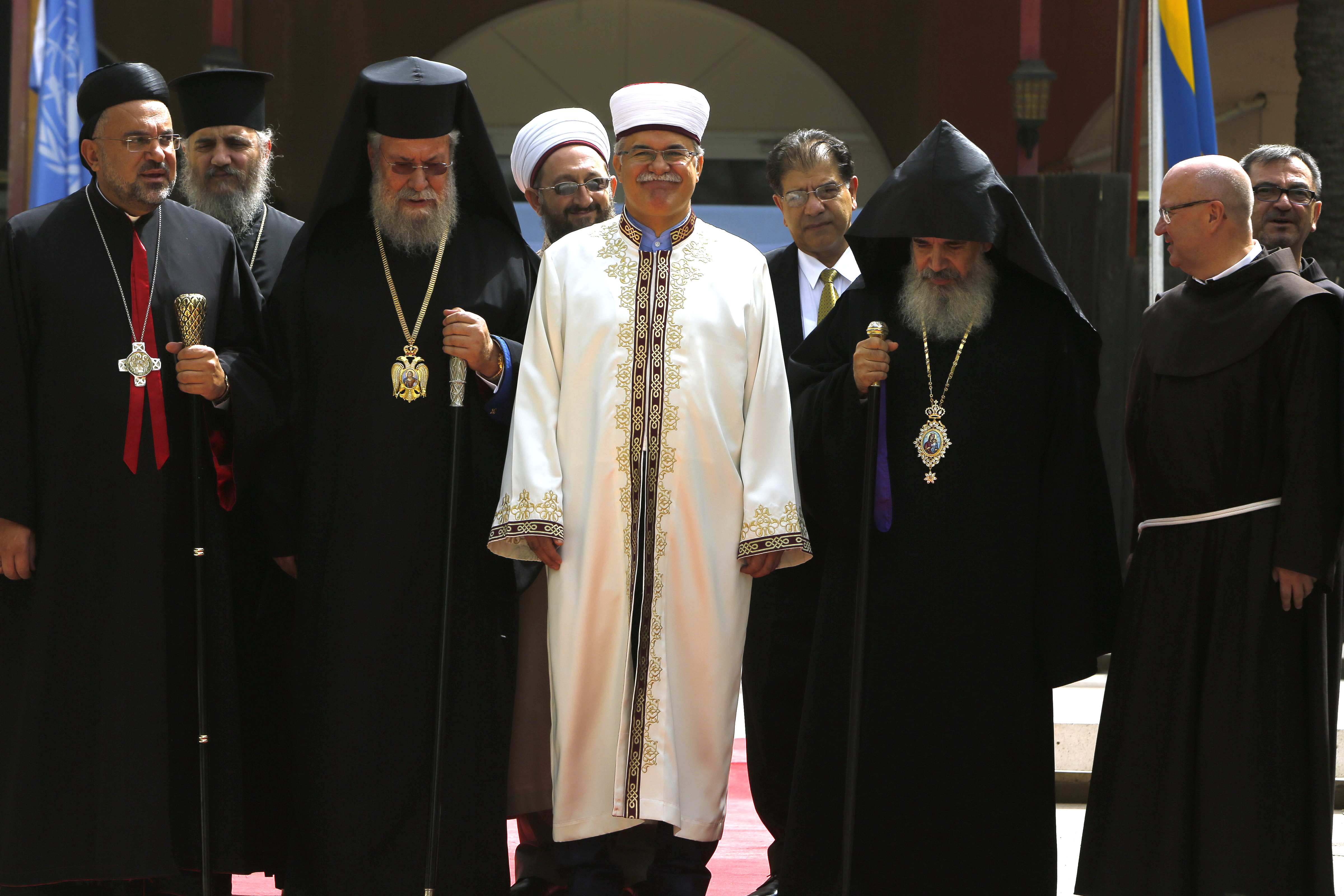 Cyprus' Christian, Muslim leaders offer peace talks support