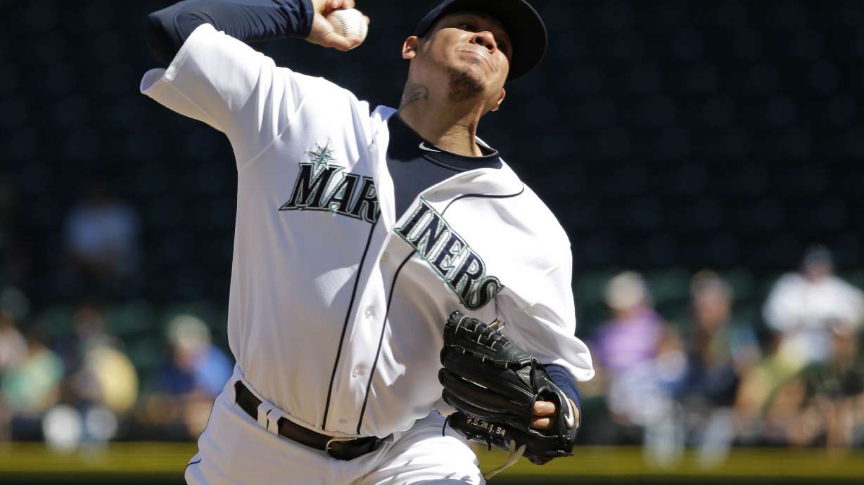 Cruz hits 40th HR, Hernandez wins, Mariners top Texas