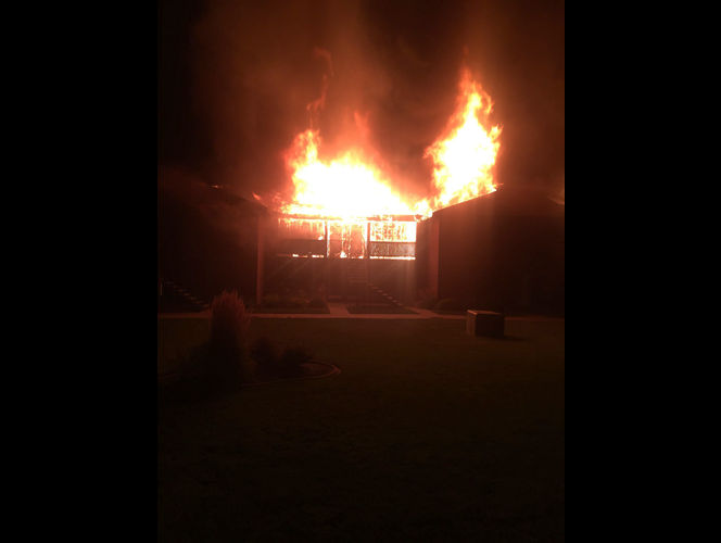 Incendio destruye edificio de departamentos en Taylorsville; 100 son evacuados