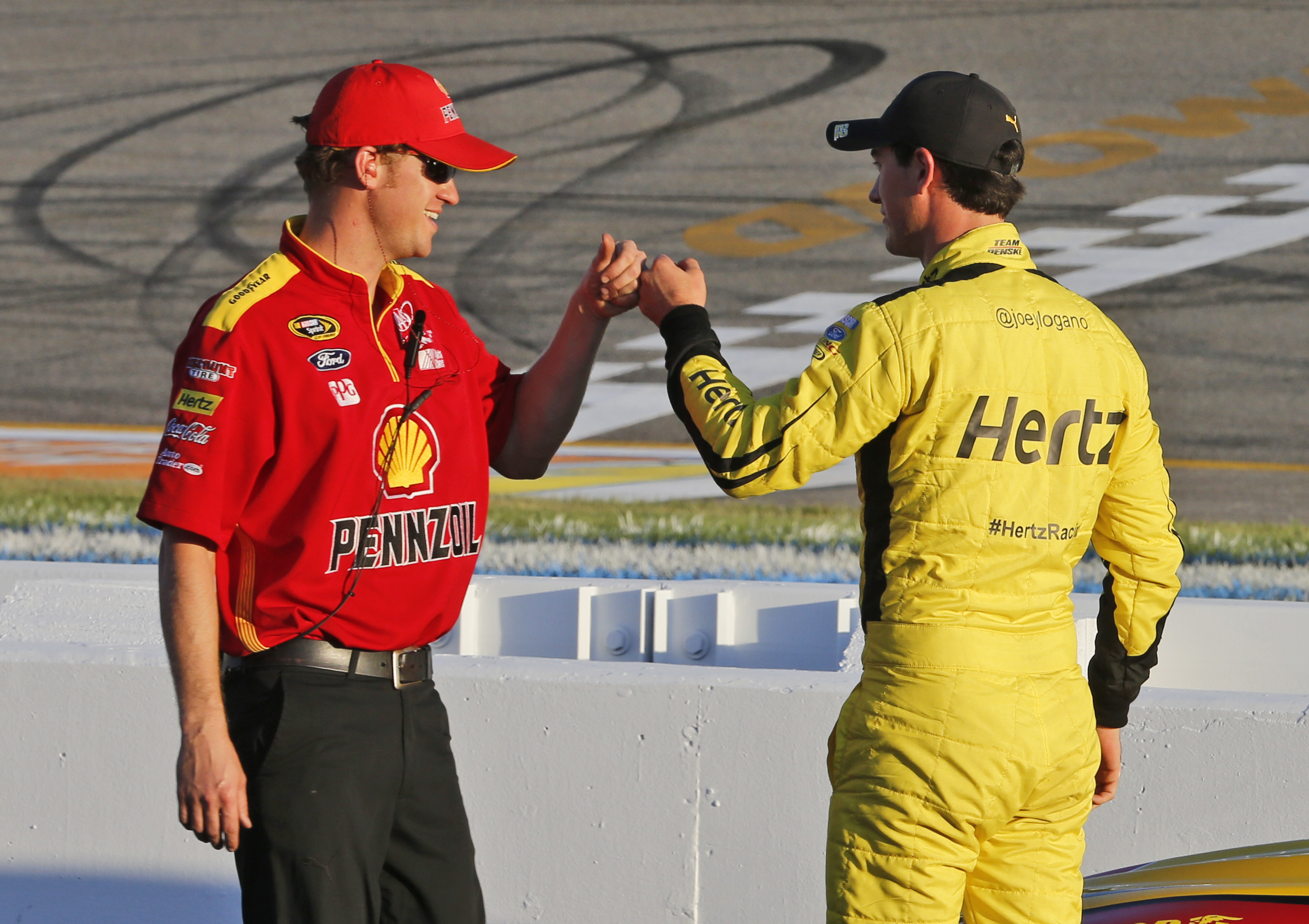 Logano wins pole for Saturday night's Cup race at Richmond