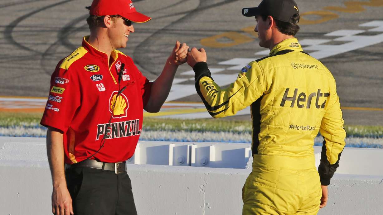 Logano wins pole for Saturday night's Cup race at Richmond