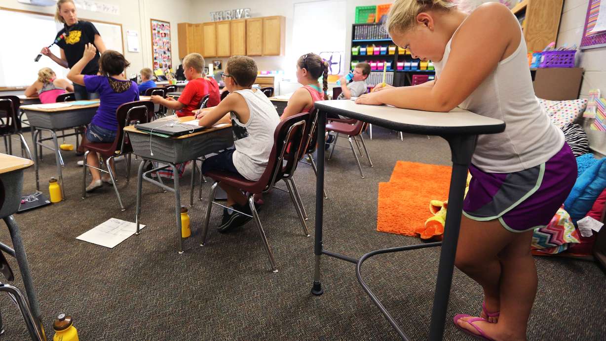 Iowa district's students learn on 'standing desks'