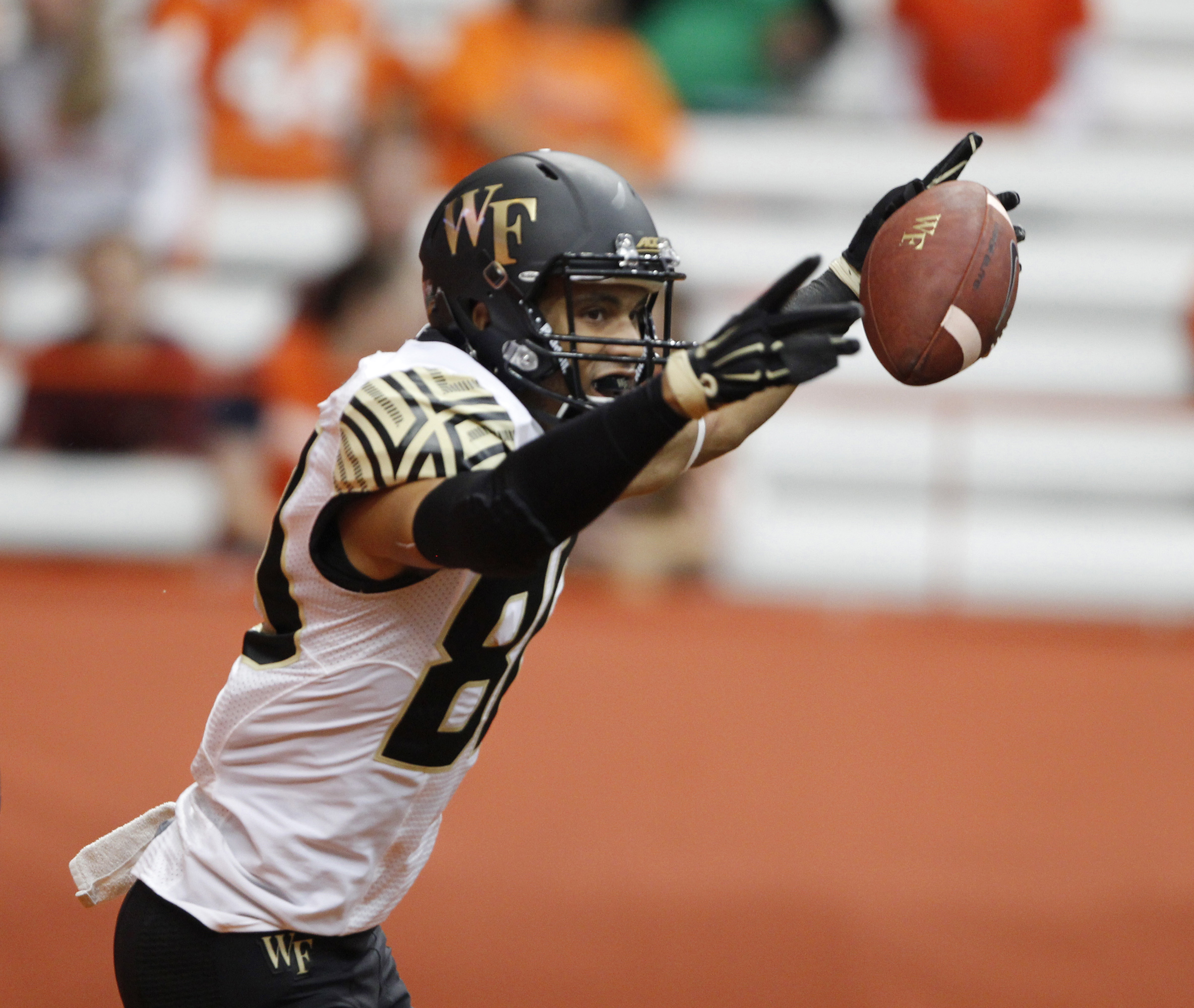 Dungey leads Syracuse past Wake Forest 30-17