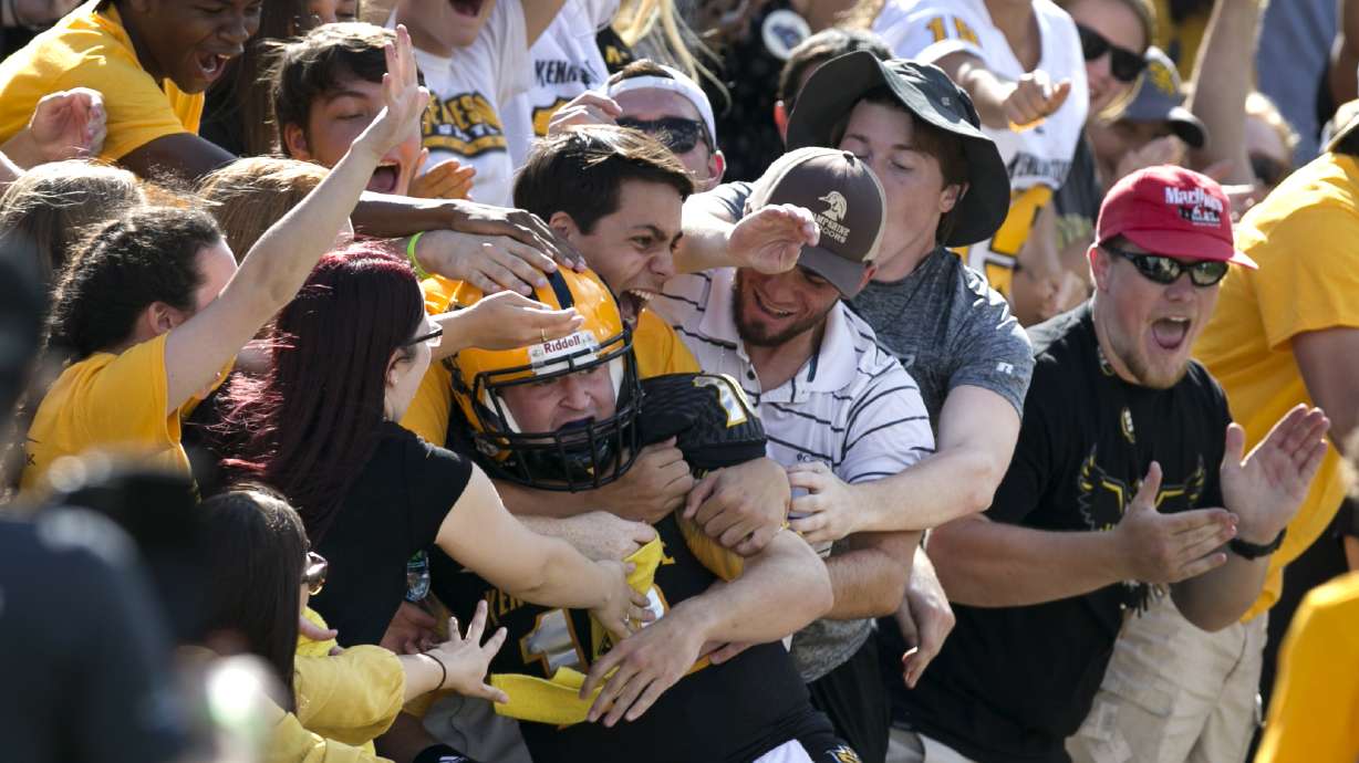 Kennesaw State beats Edward Waters 58-7