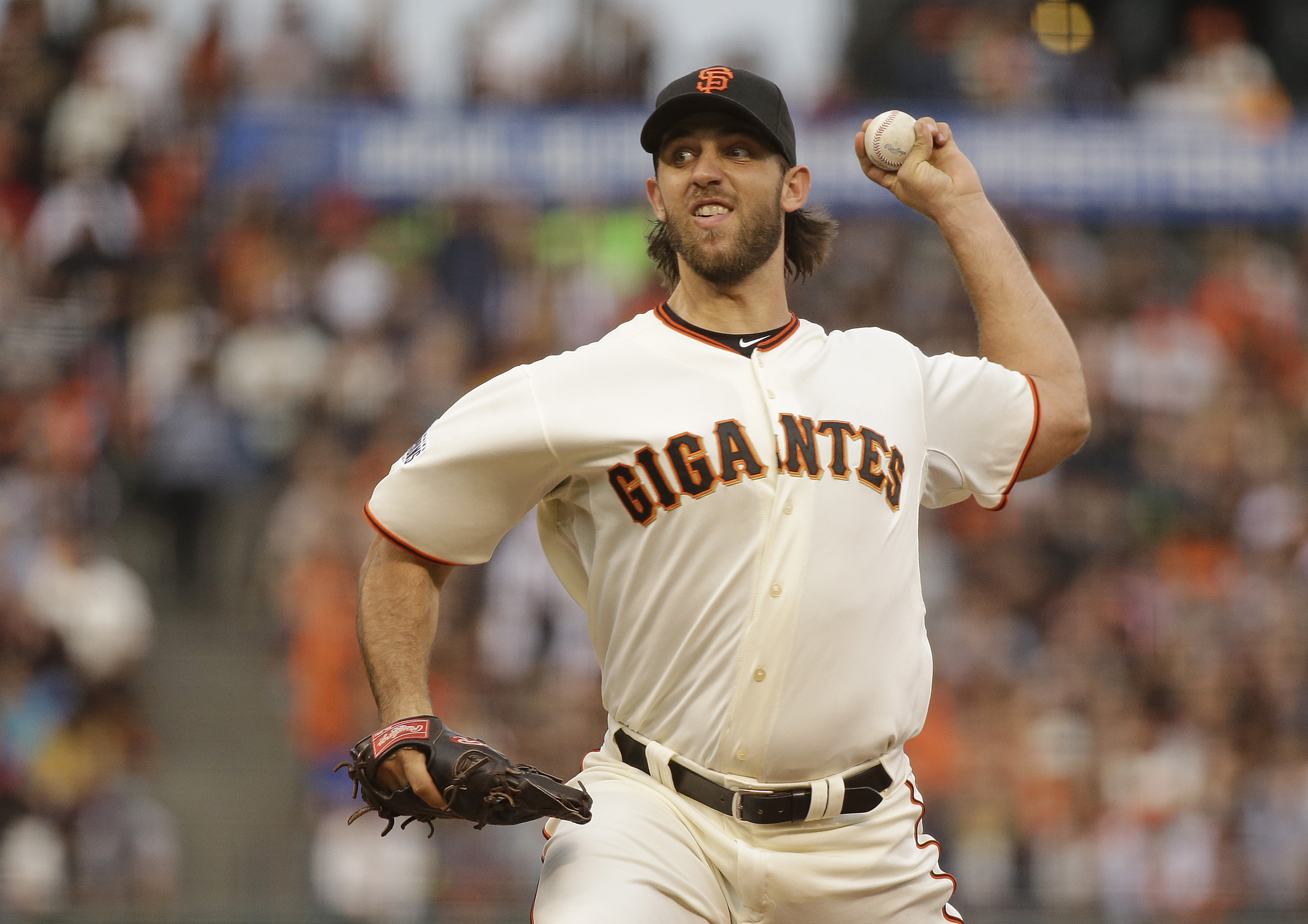 Giants' Bumgarner loses perfect game on base hit in 8th