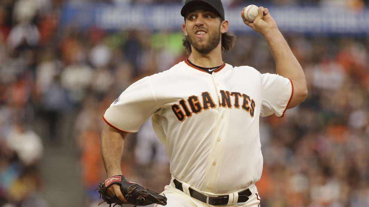 Giants' Bumgarner loses perfect game on base hit in 8th