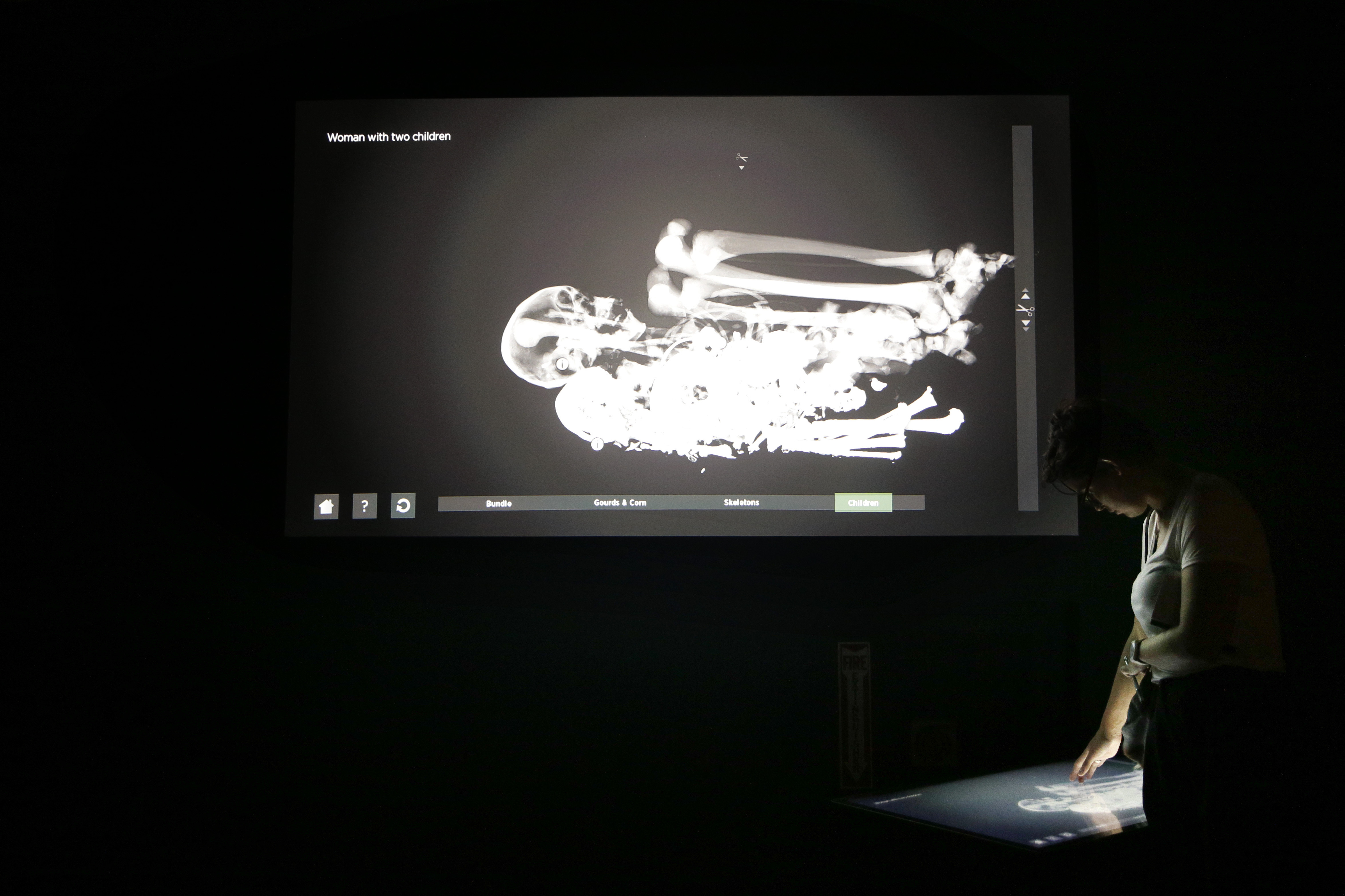 Exhibit's CT-scanned mummies give new look at old world