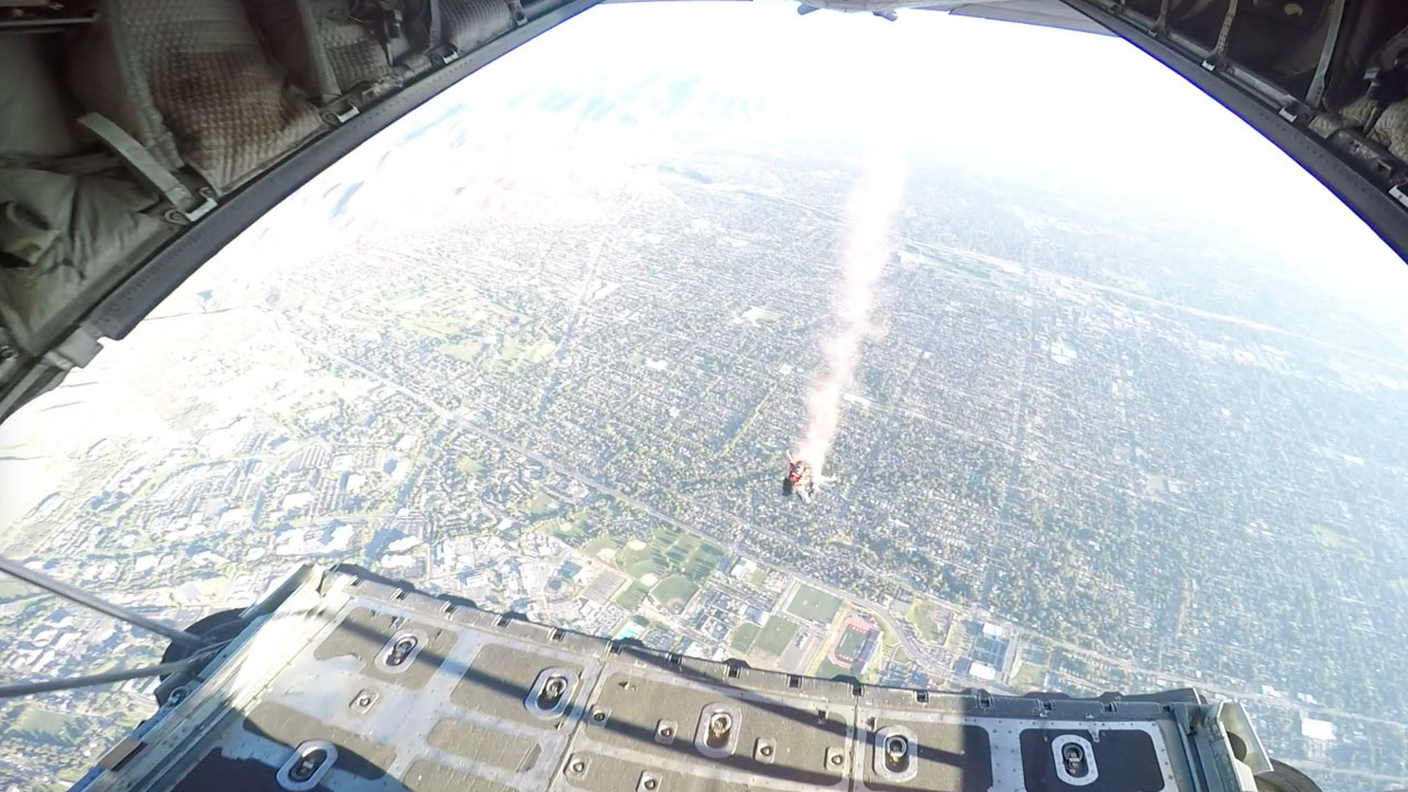 Navy's Leap Frogs parachute into U. game