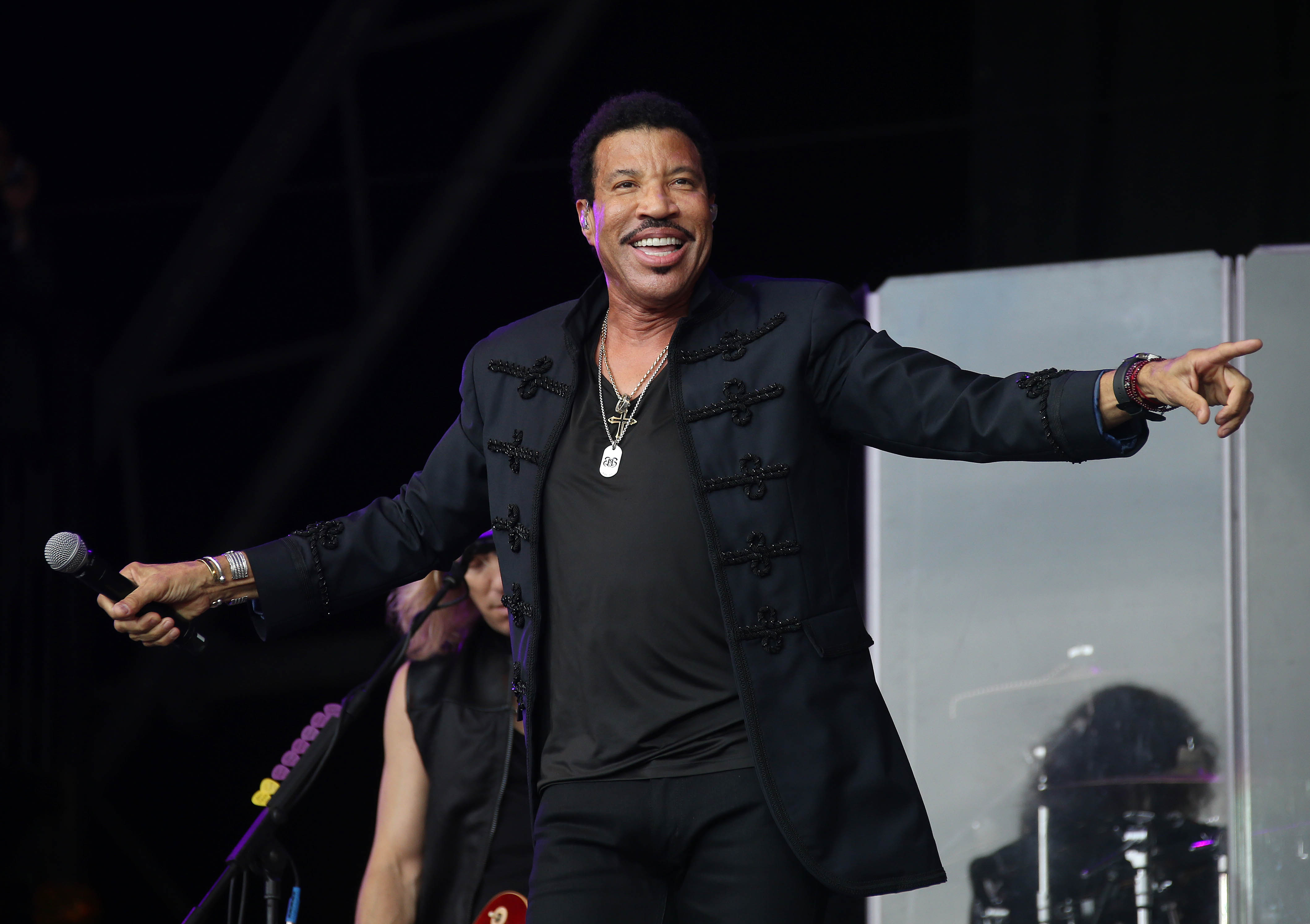 Lionel Richie to launch Las Vegas residency next year