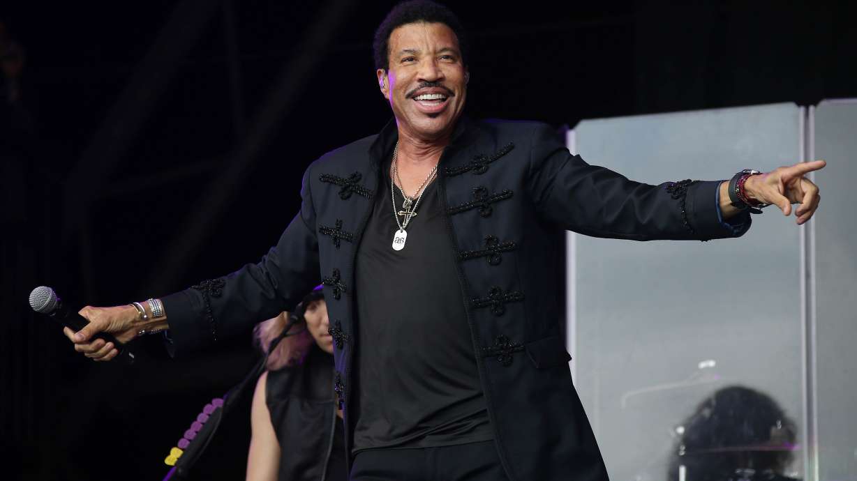 Lionel Richie to launch Las Vegas residency next year