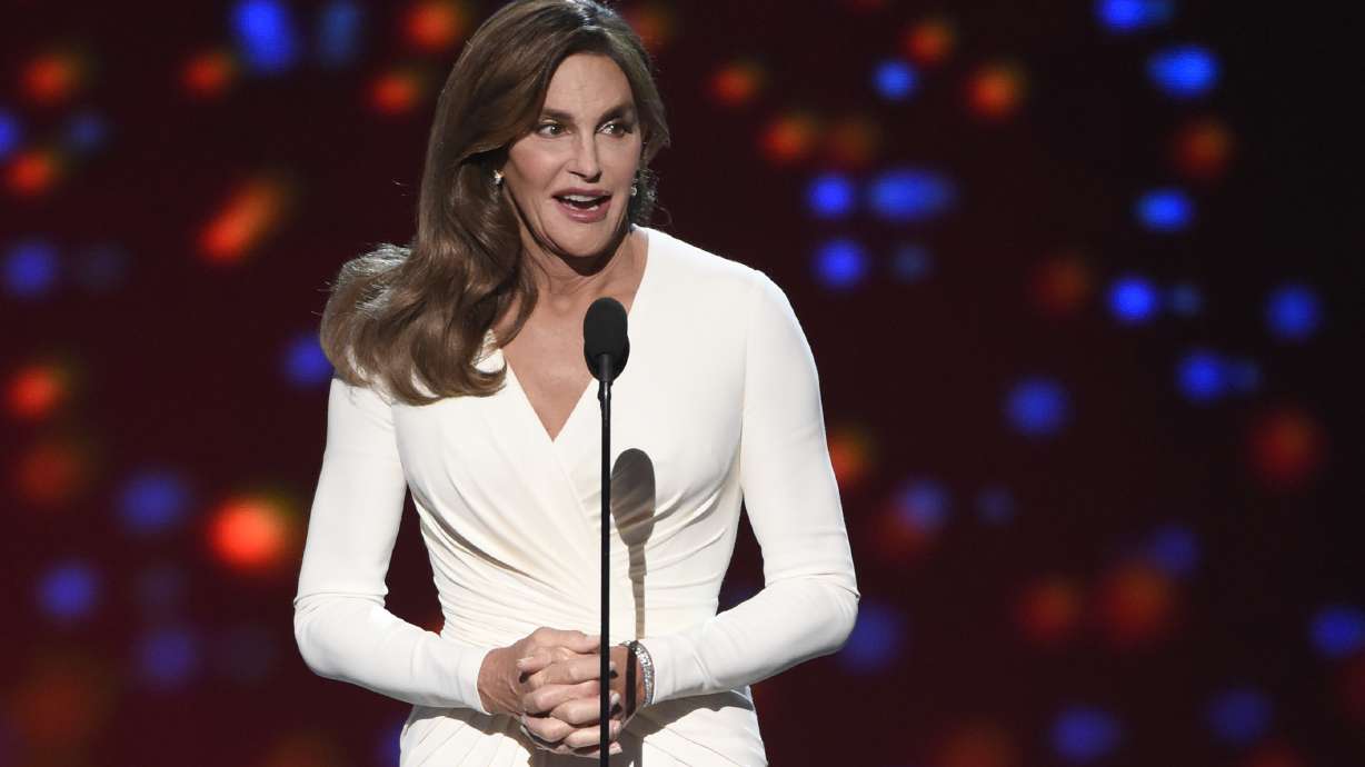 Caitlyn Jenner files to legally change name and gender