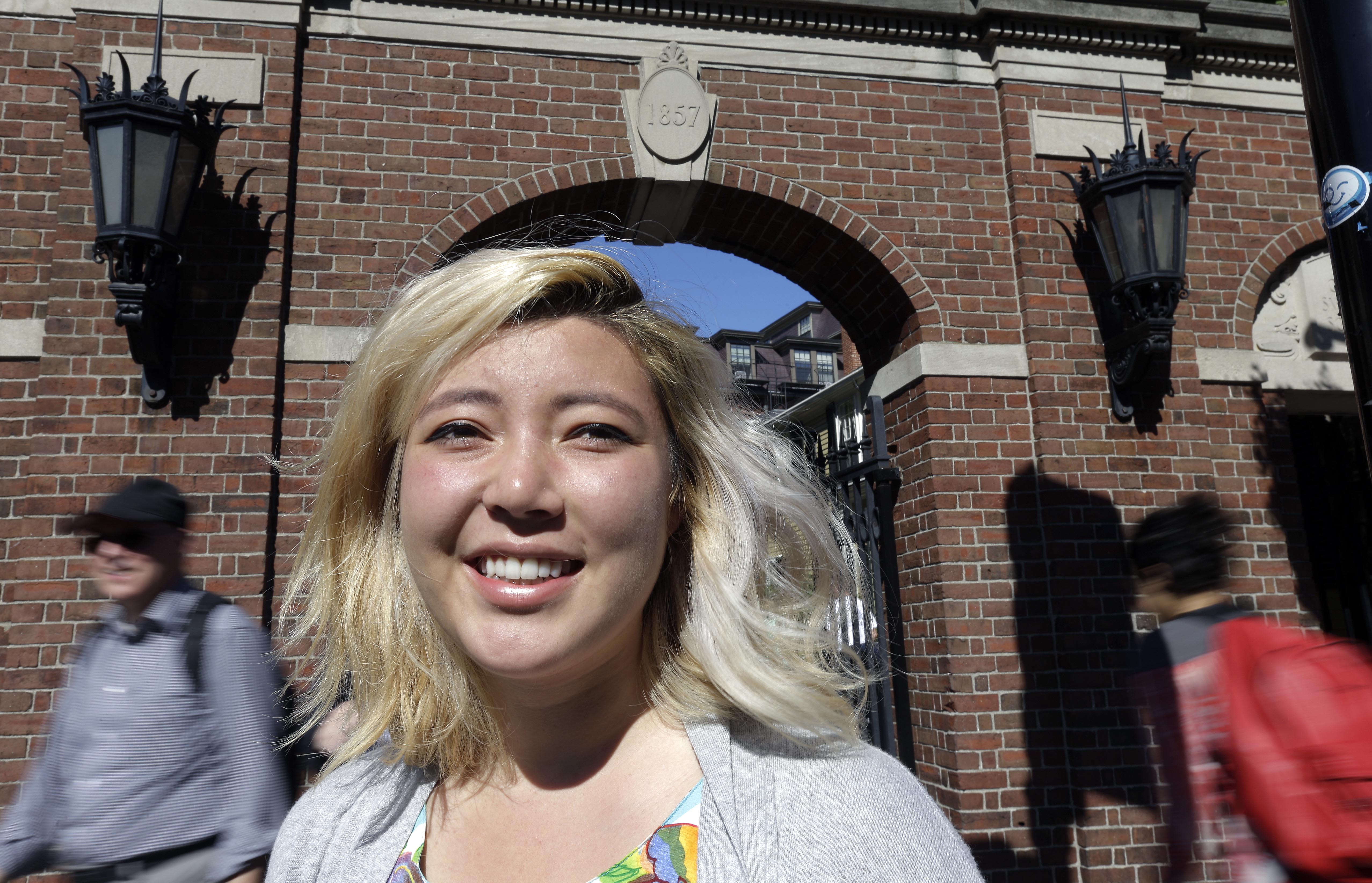 He? She? Ze? Colleges add gender-free pronouns, alter policy