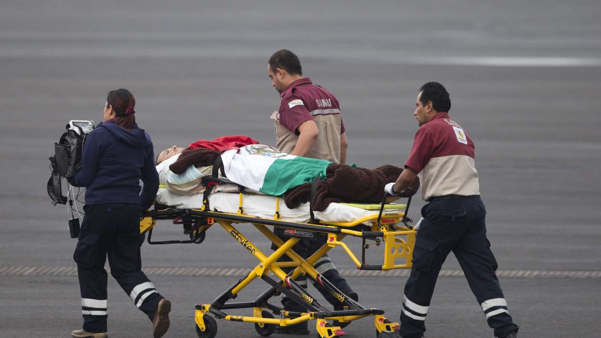 6 tourists injured in attack arrive in Mexico from Egypt