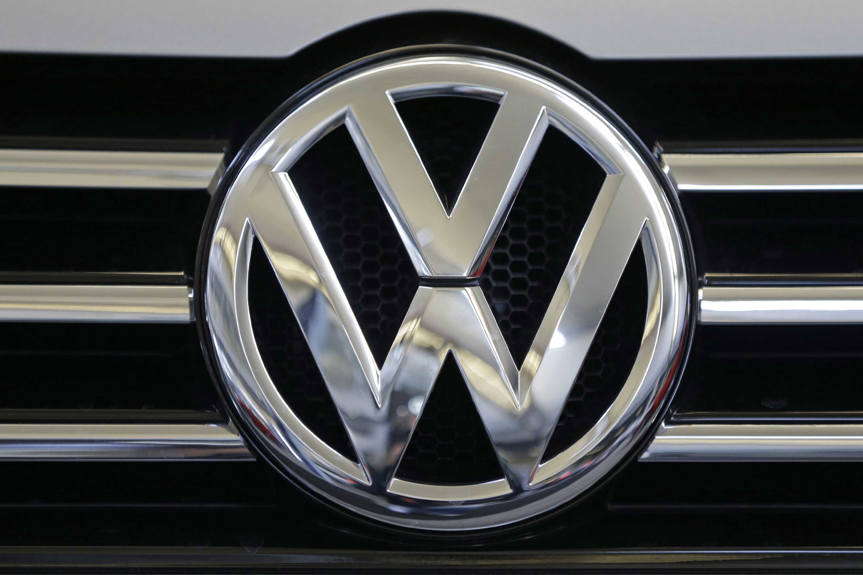 EPA says VW intentionally violates clean air standards