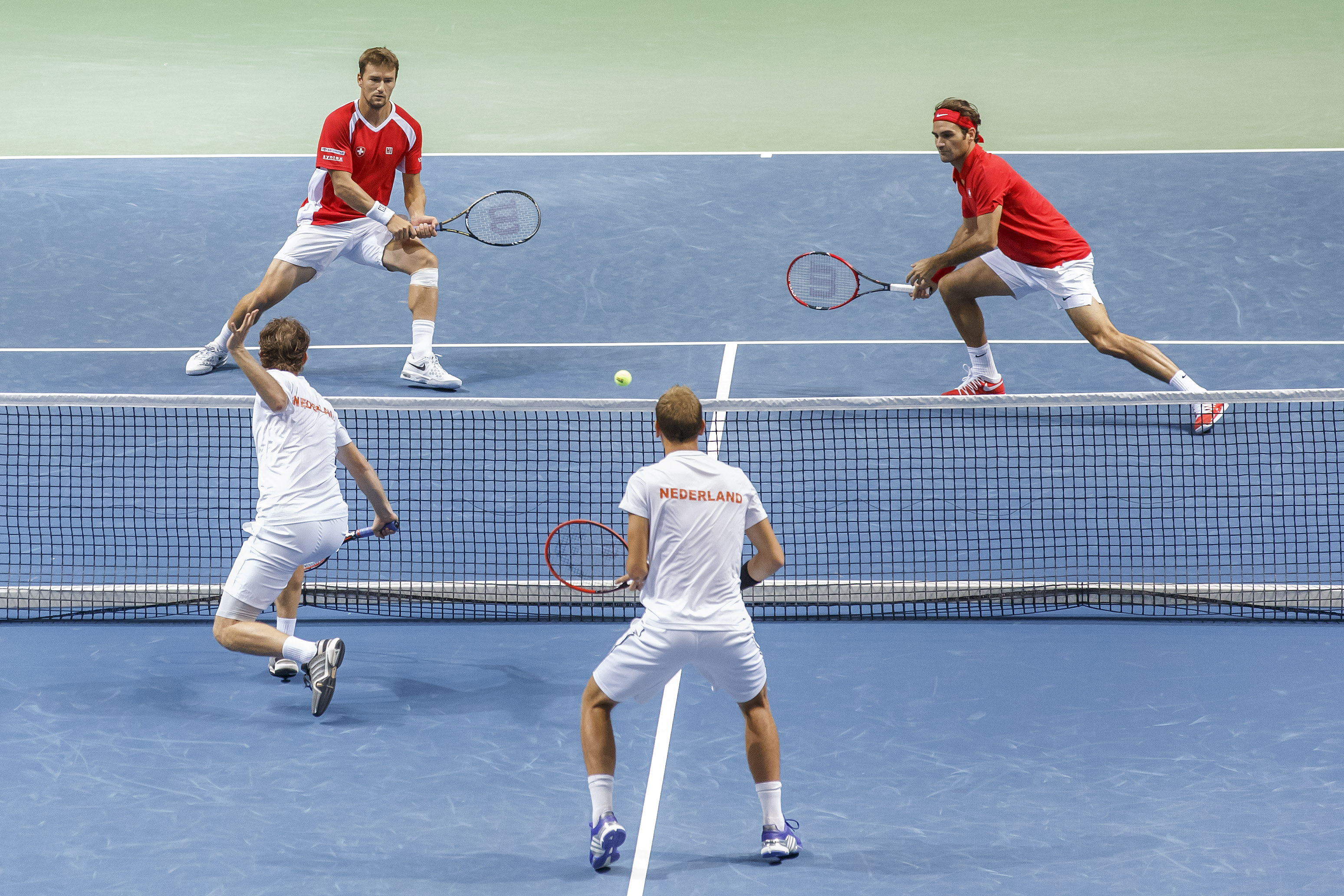 Federer, Swiss lose Davis Cup doubles match to Netherlands