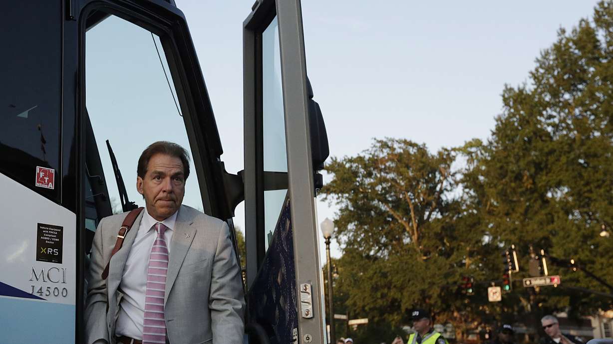 No. 2 Alabama starts Cooper Bateman at QB vs No. 15 Ole Miss