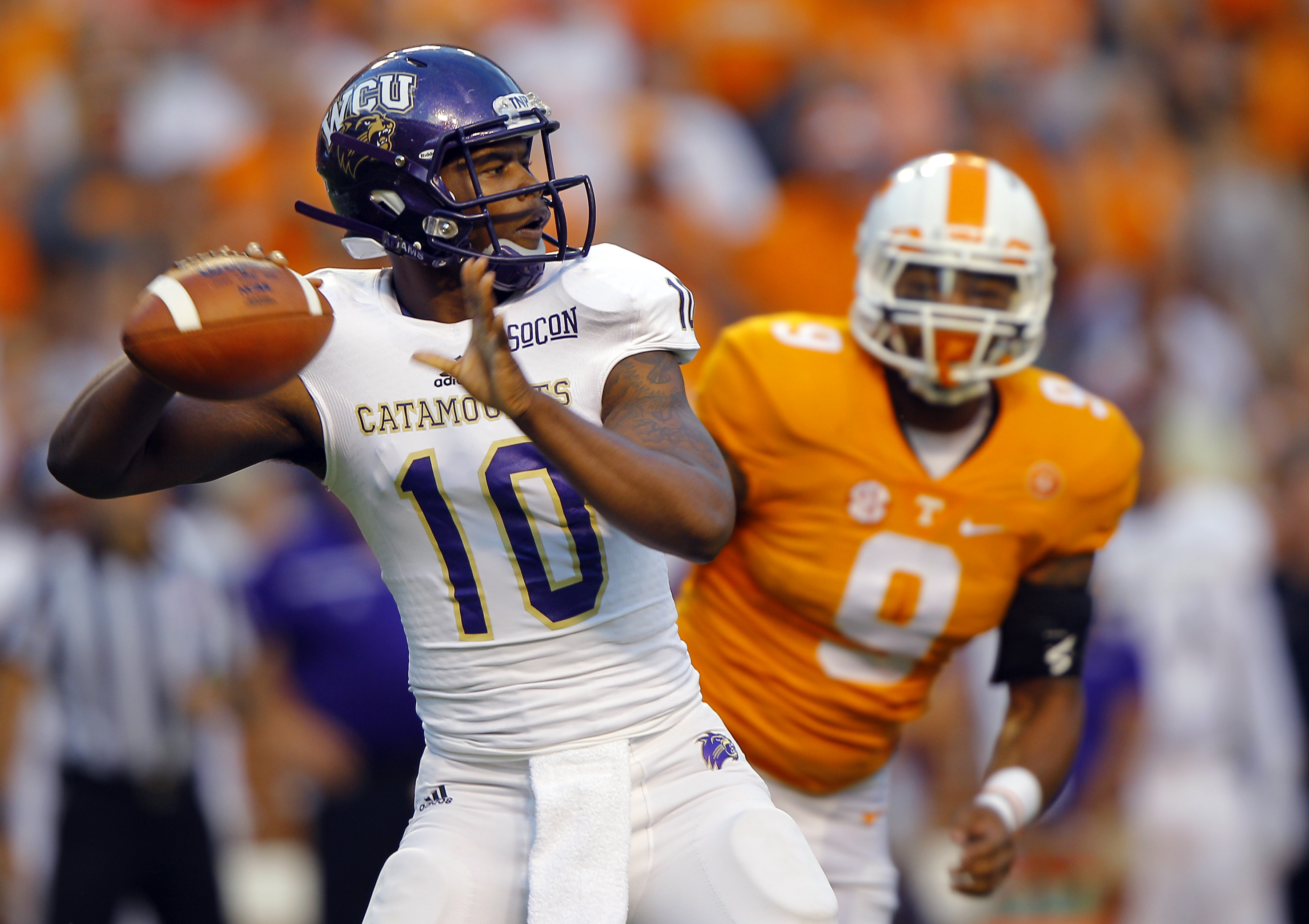 Tennessee breezes past overmatched Western Carolina 55-10