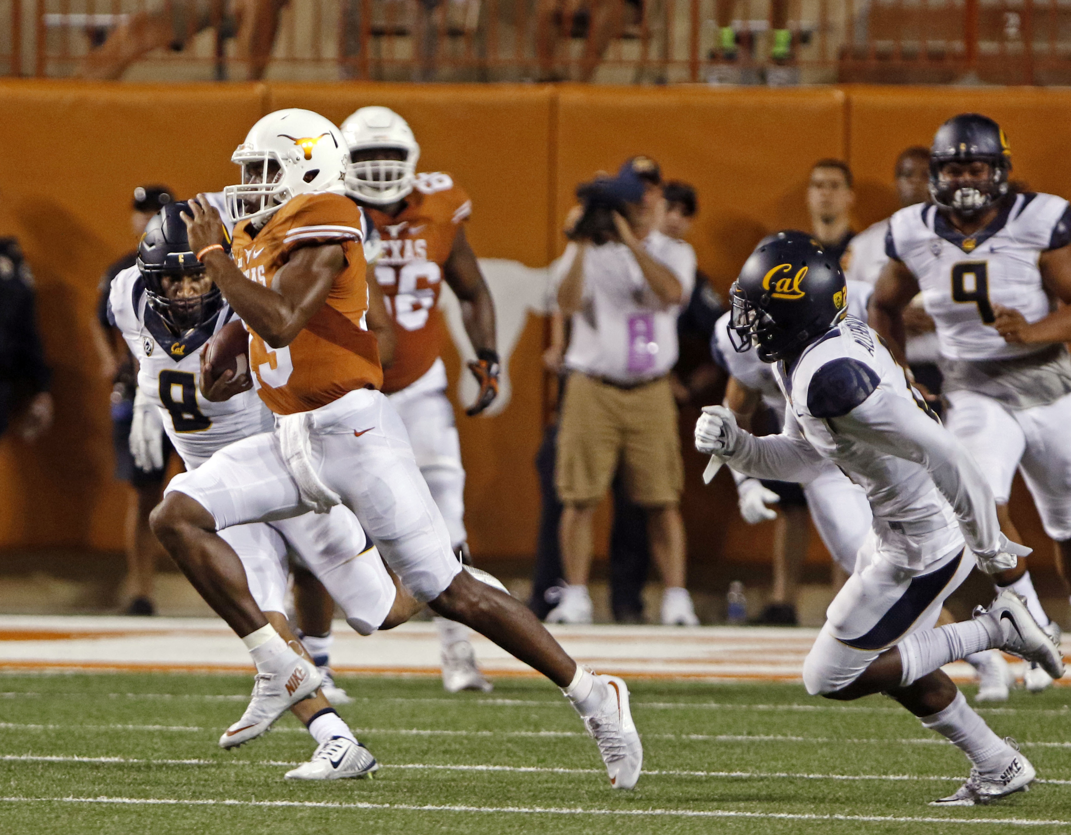 Cal escapes Texas 45-44 when kicker misses PAT