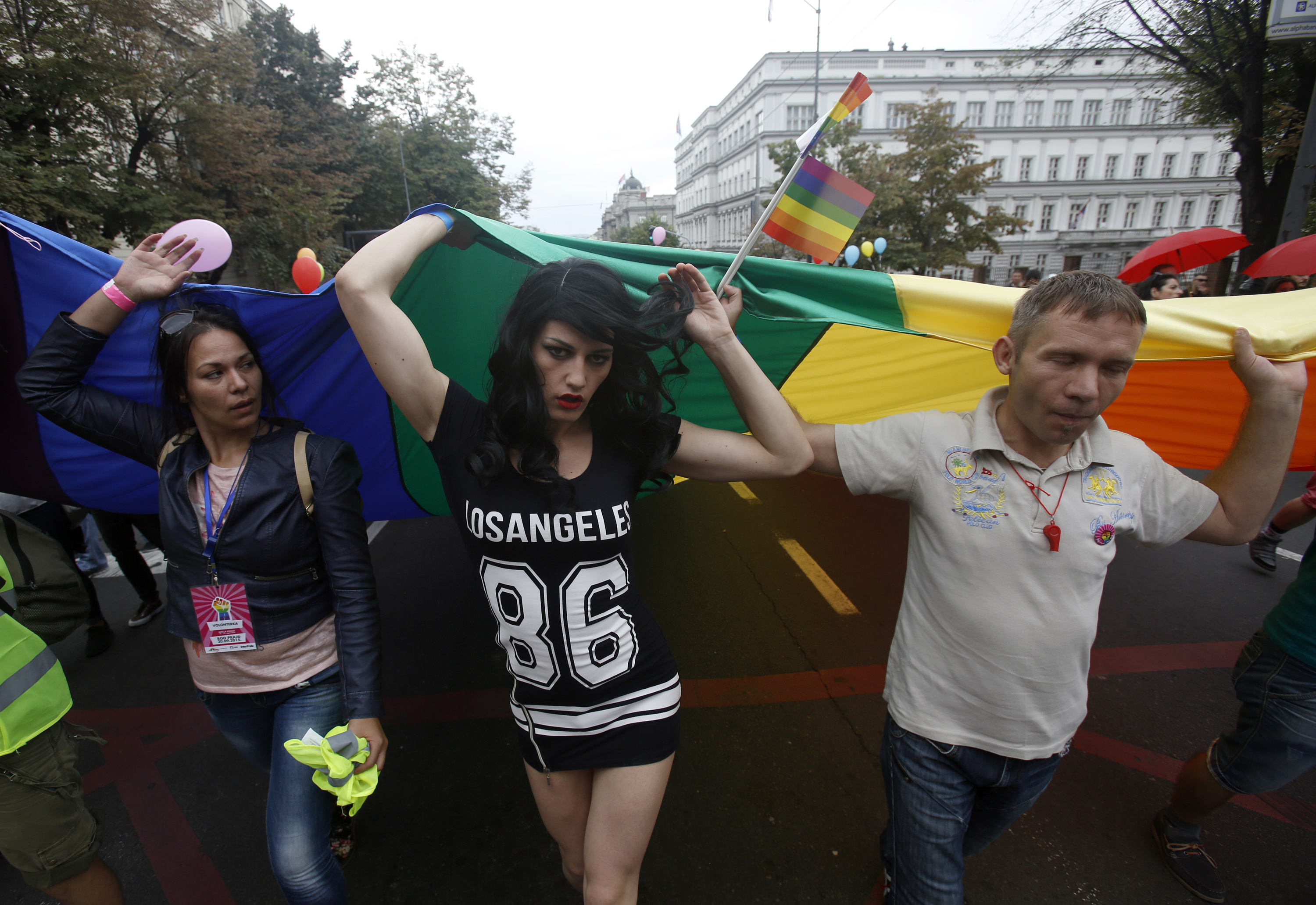 Serbia pride march calls for solidarity with migrants