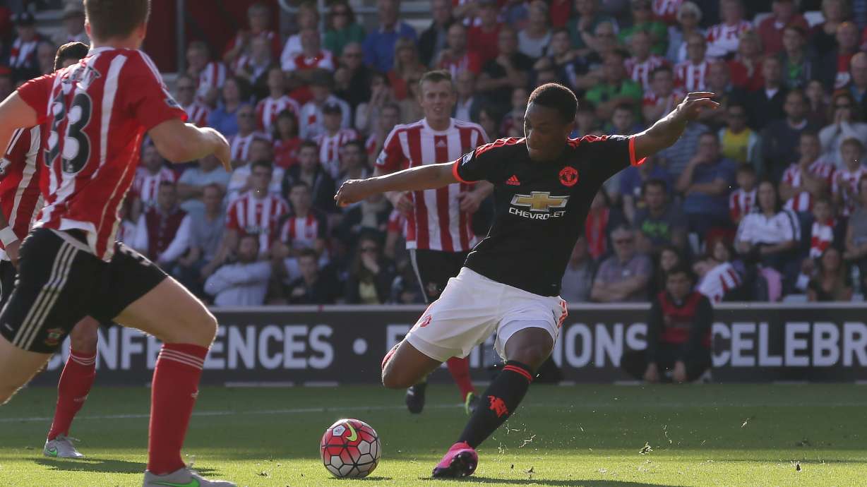 Man United beats Southampton 3-2 in Premier League