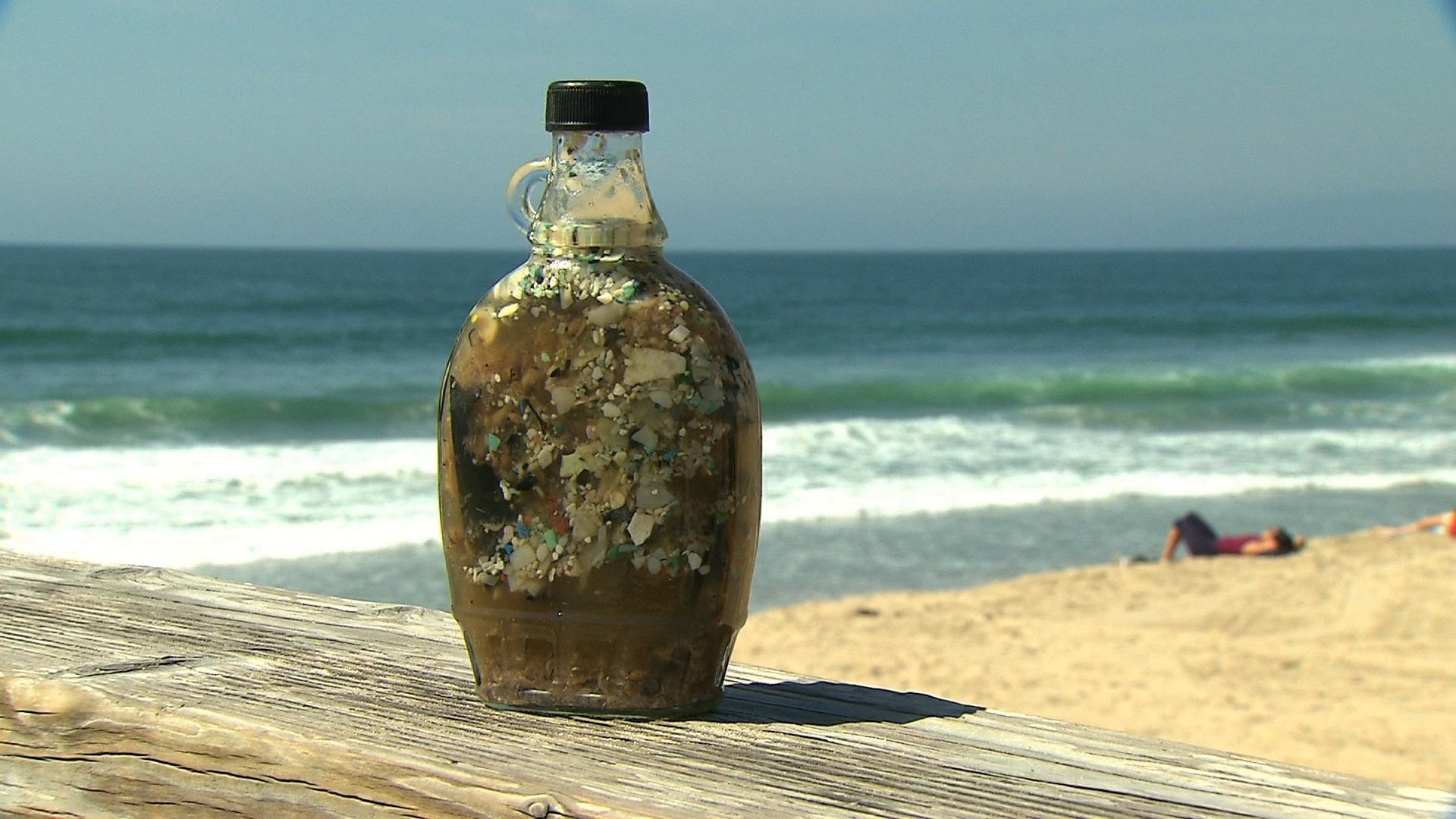 Pres. Obama signs bill banning microbeads