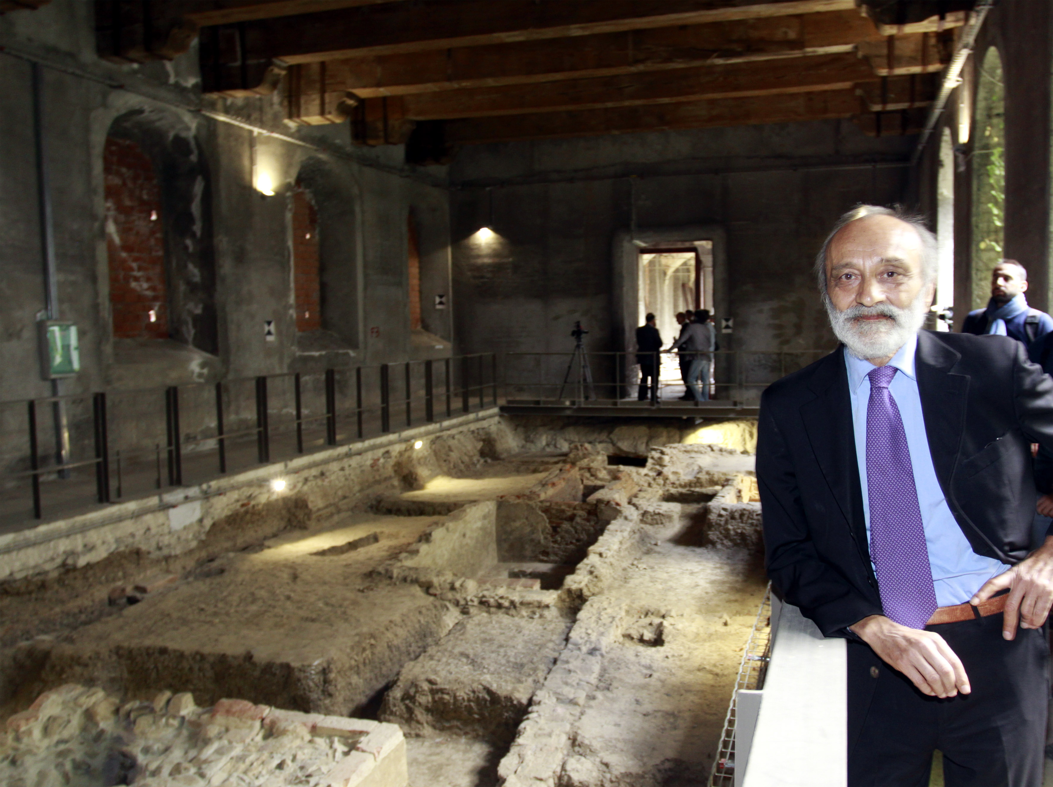 Expert: can't say if bones in Florence are Mona Lisa model