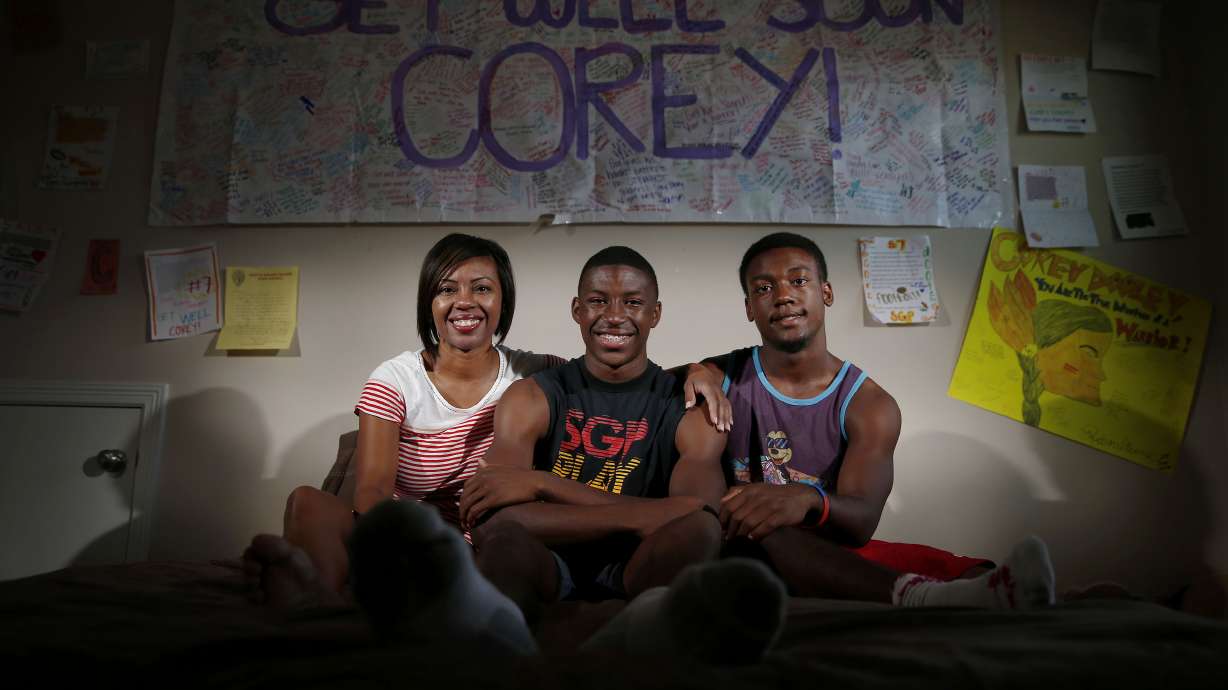 Texas high school grid player goes on, despite near death