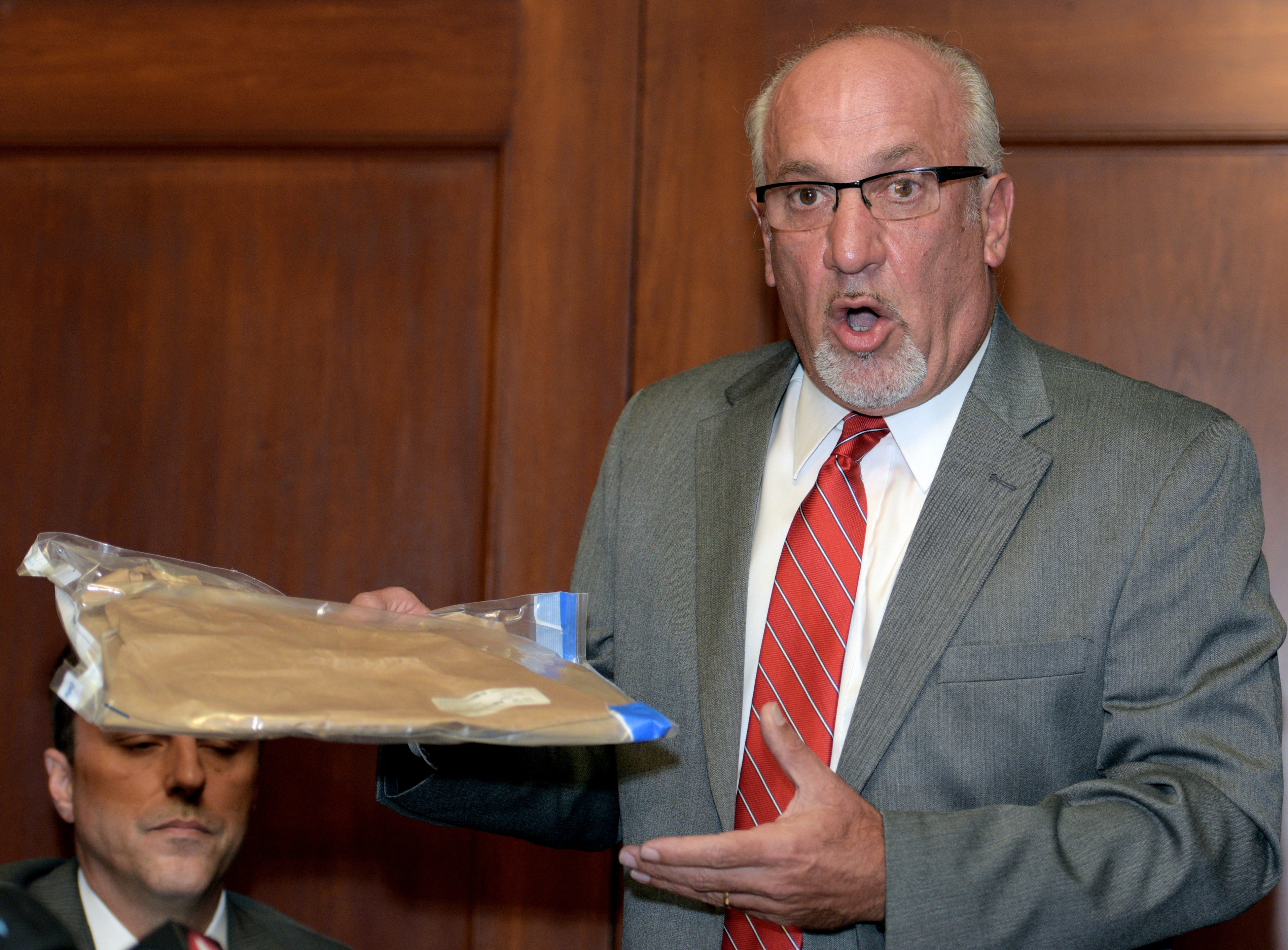 Lawyer for Kane accuser abruptly quits over evidence bag
