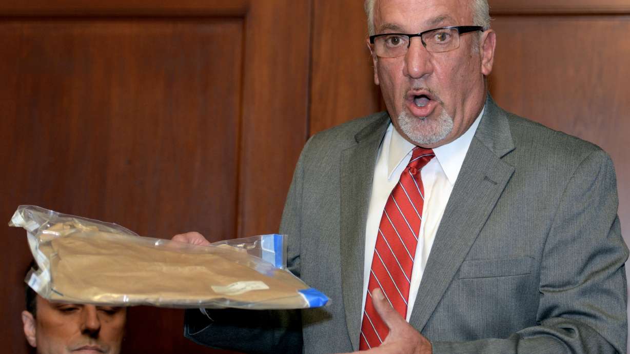 Lawyer for Kane accuser abruptly quits over evidence bag