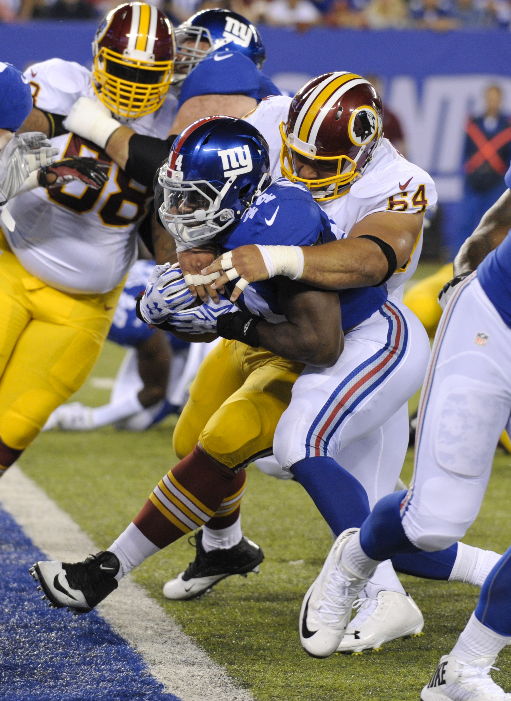 Giants build lead and hold it, beat Redskins 32-21