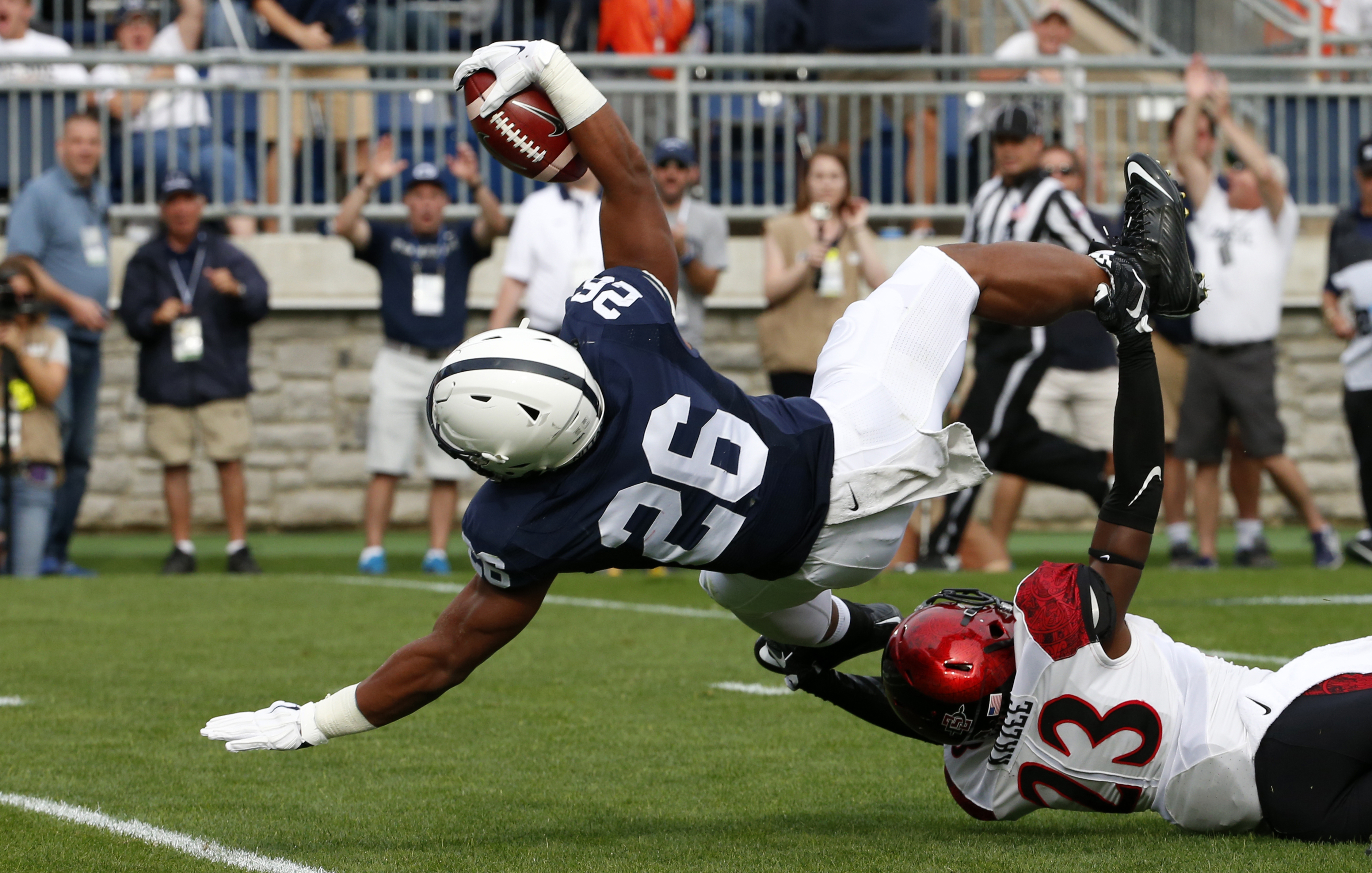 Hackenberg leads Penn State past San Diego State 37-21